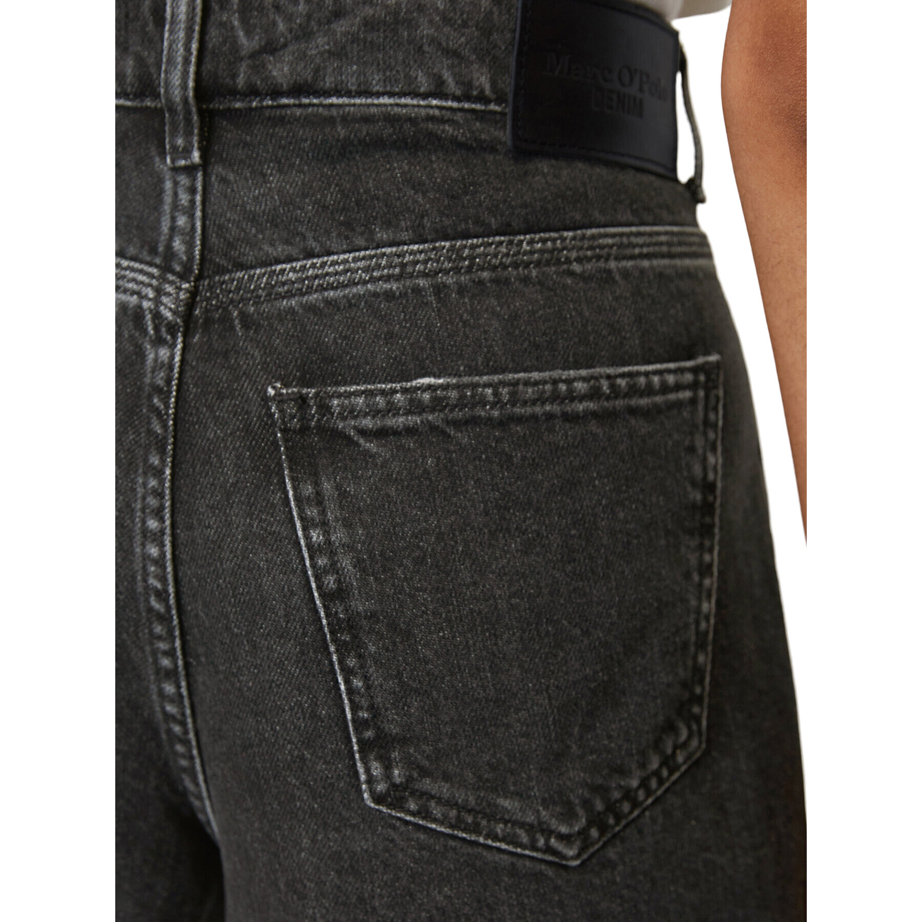 Marc O'Polo Denim Дънкови шорти 343909213031 Черен Shaped Fit - Pepit.bg