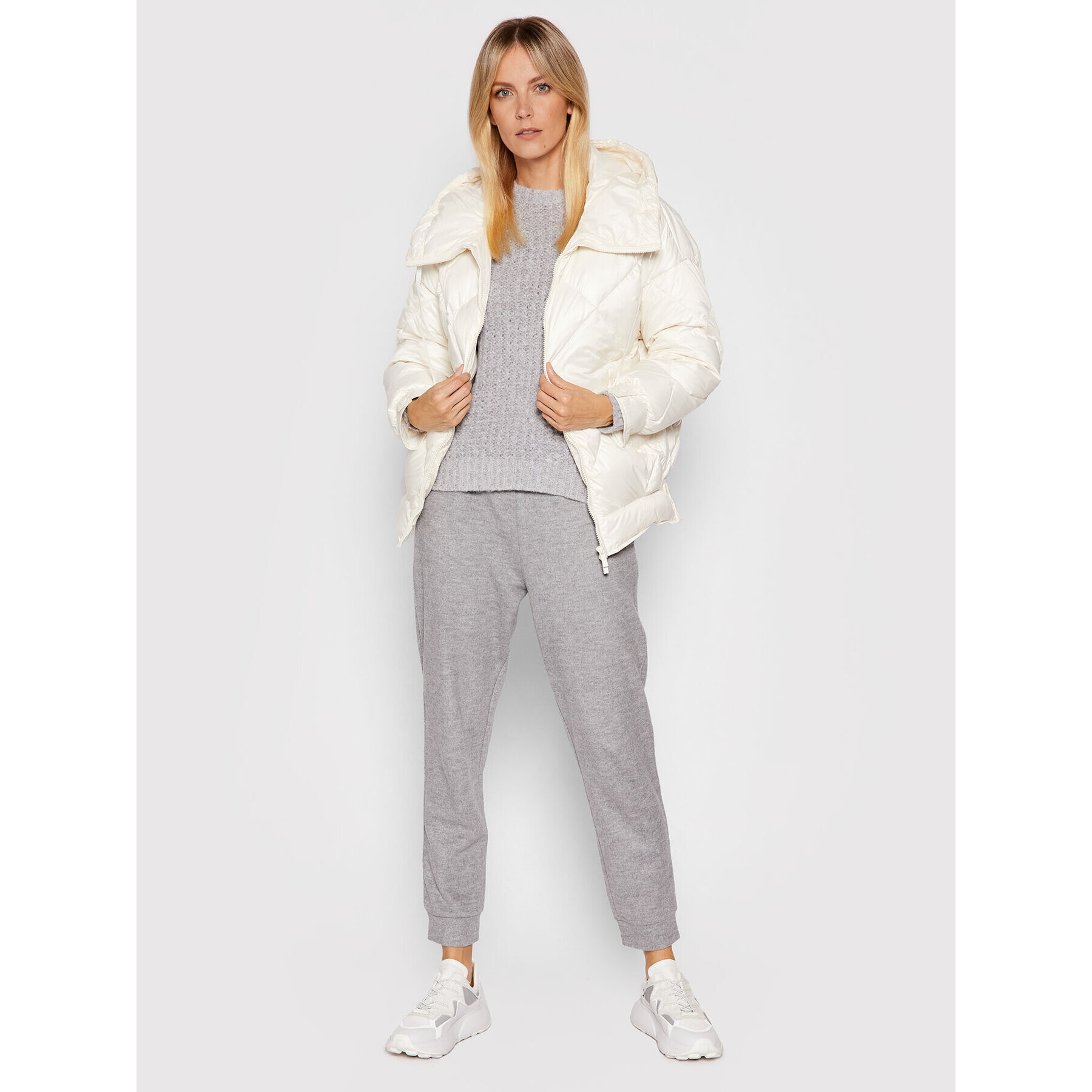 Marella Пухено яке Ovale 34860419 Бял Relaxed Fit - Pepit.bg