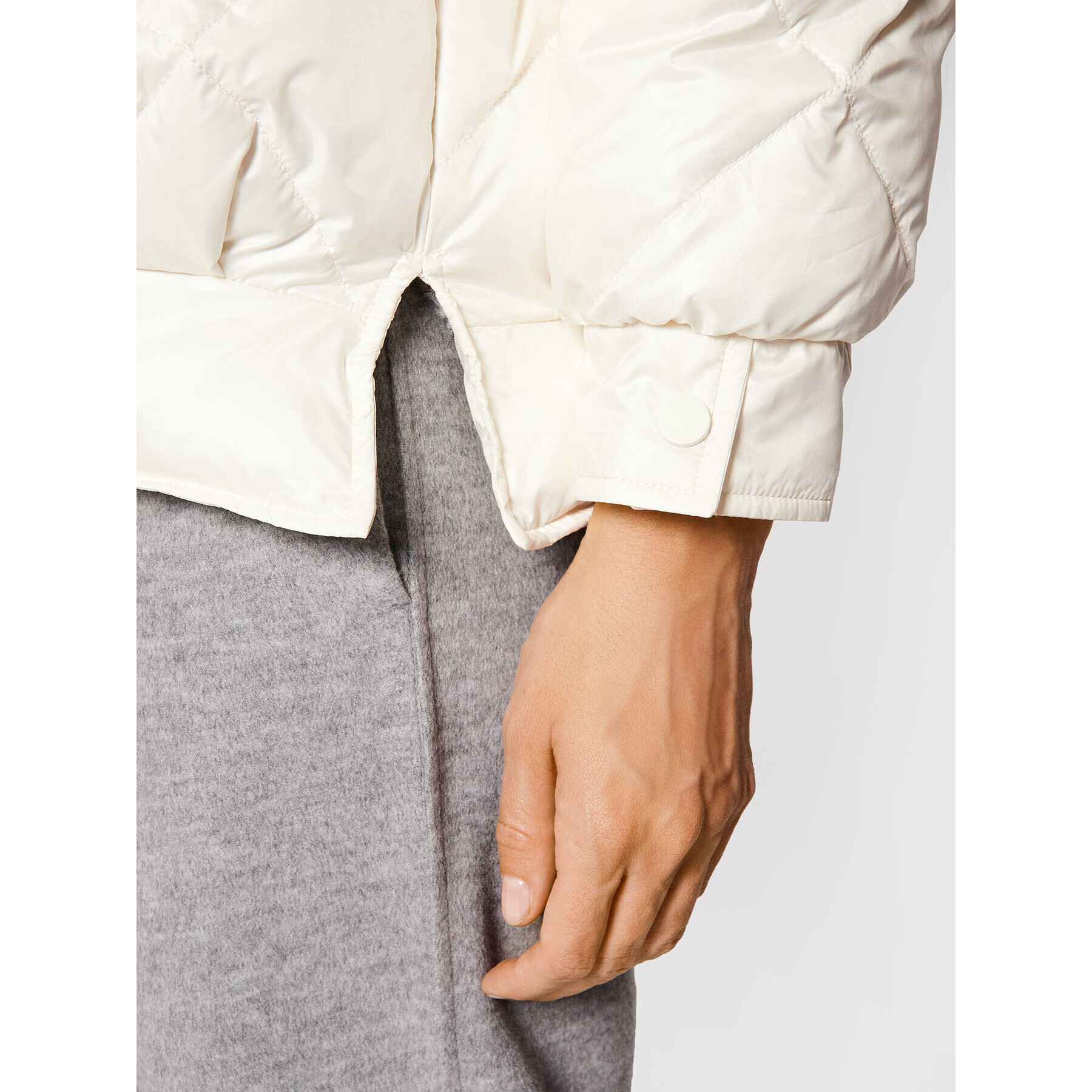 Marella Пухено яке Ovale 34860419 Бял Relaxed Fit - Pepit.bg