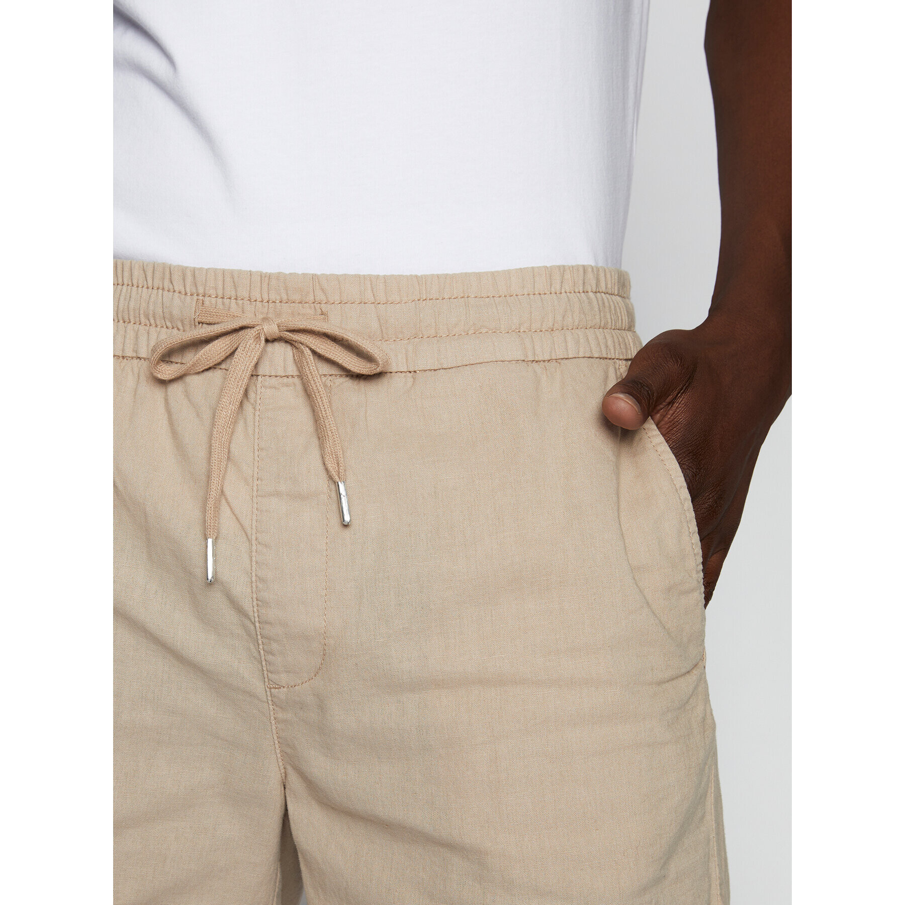 Matinique Шорти от плат Barton 30206032 Бежов Regular Fit - Pepit.bg