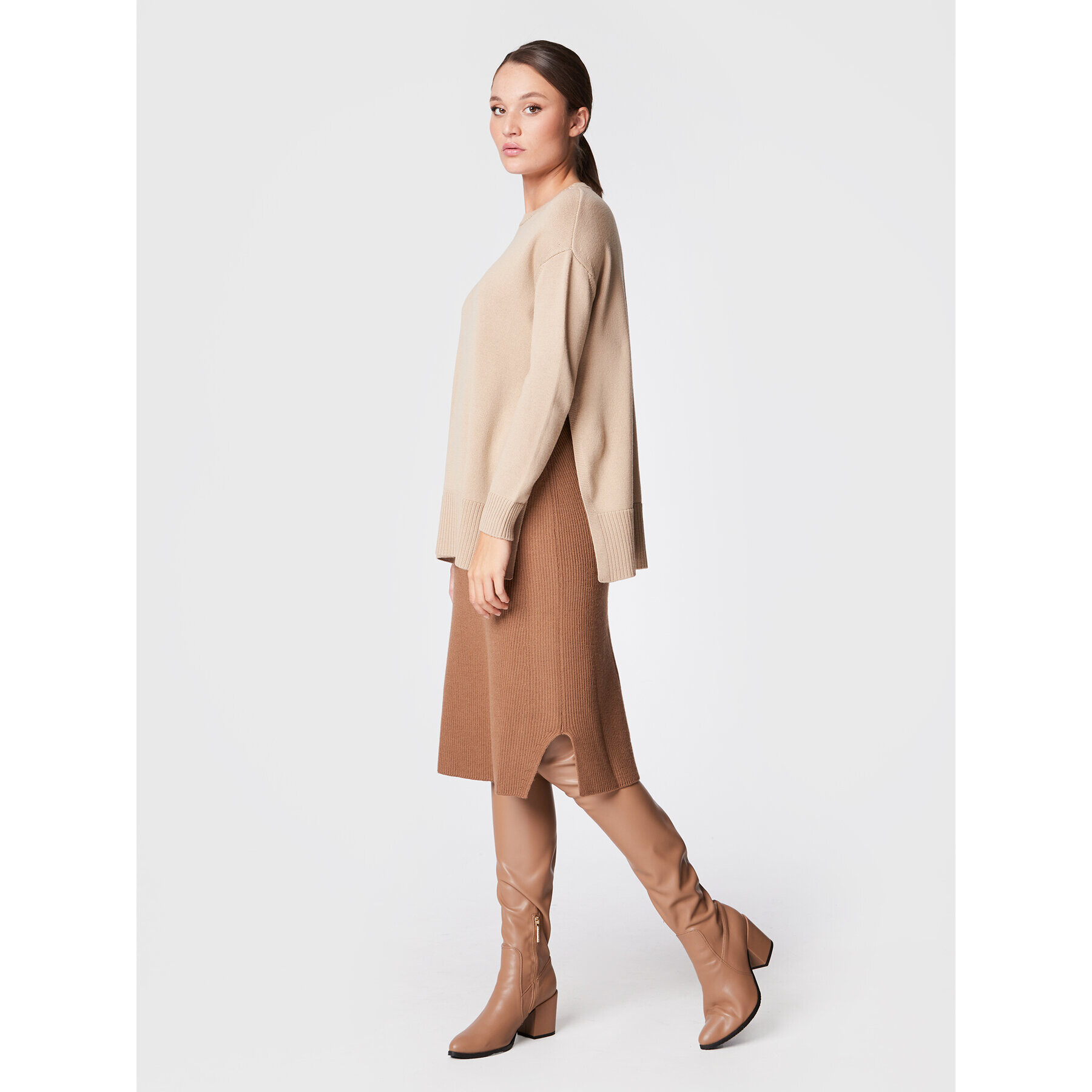 Max Mara Leisure Пуловер Veloce 33660526 Бежов Relaxed Fit - Pepit.bg