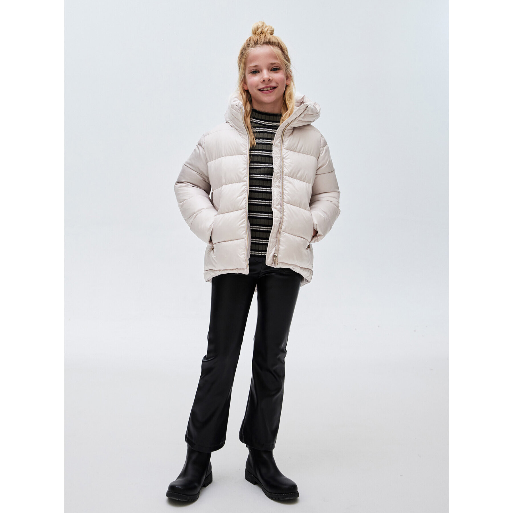 Mayoral Пухено яке 7.412 Екрю Regular Fit - Pepit.bg