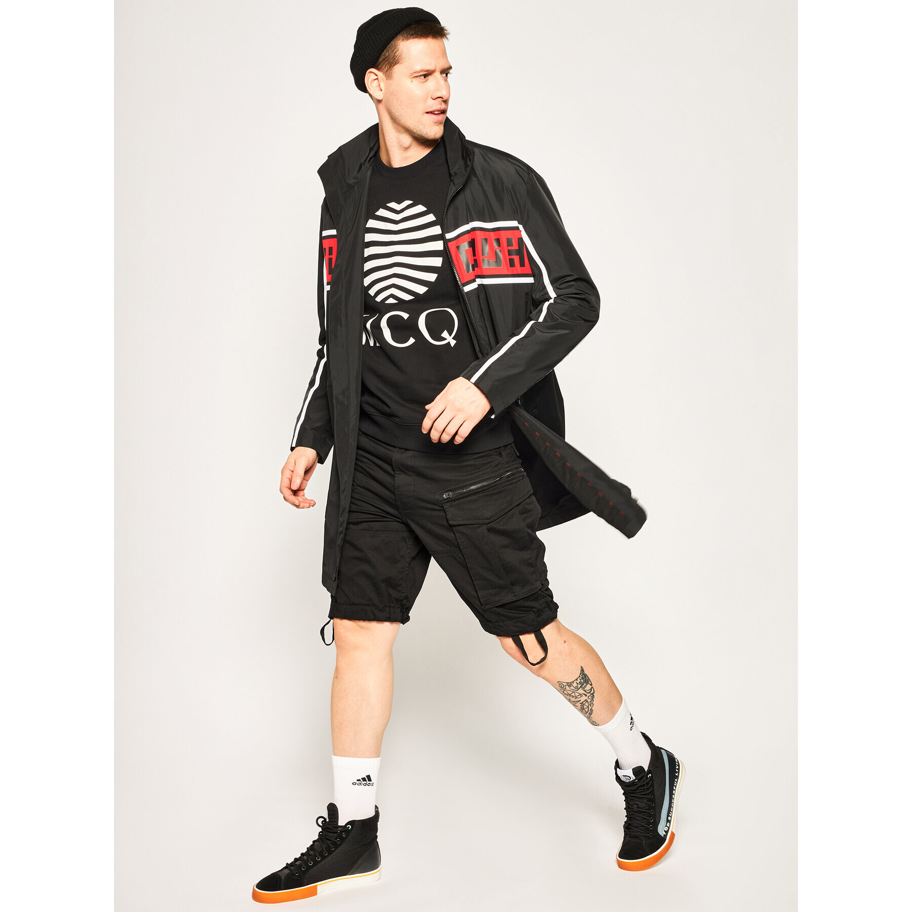 MCQ Alexander McQueen Суитшърт 545415 ROT08 1000 Черен Regular Fit - Pepit.bg