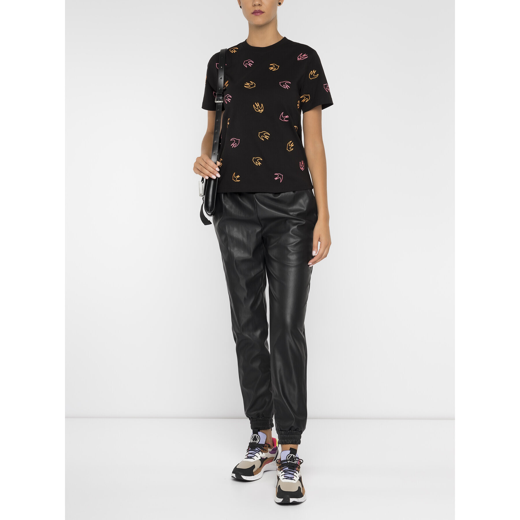 MCQ Alexander McQueen Тишърт 473705 RNJ56 1000 Черен Regular Fit - Pepit.bg