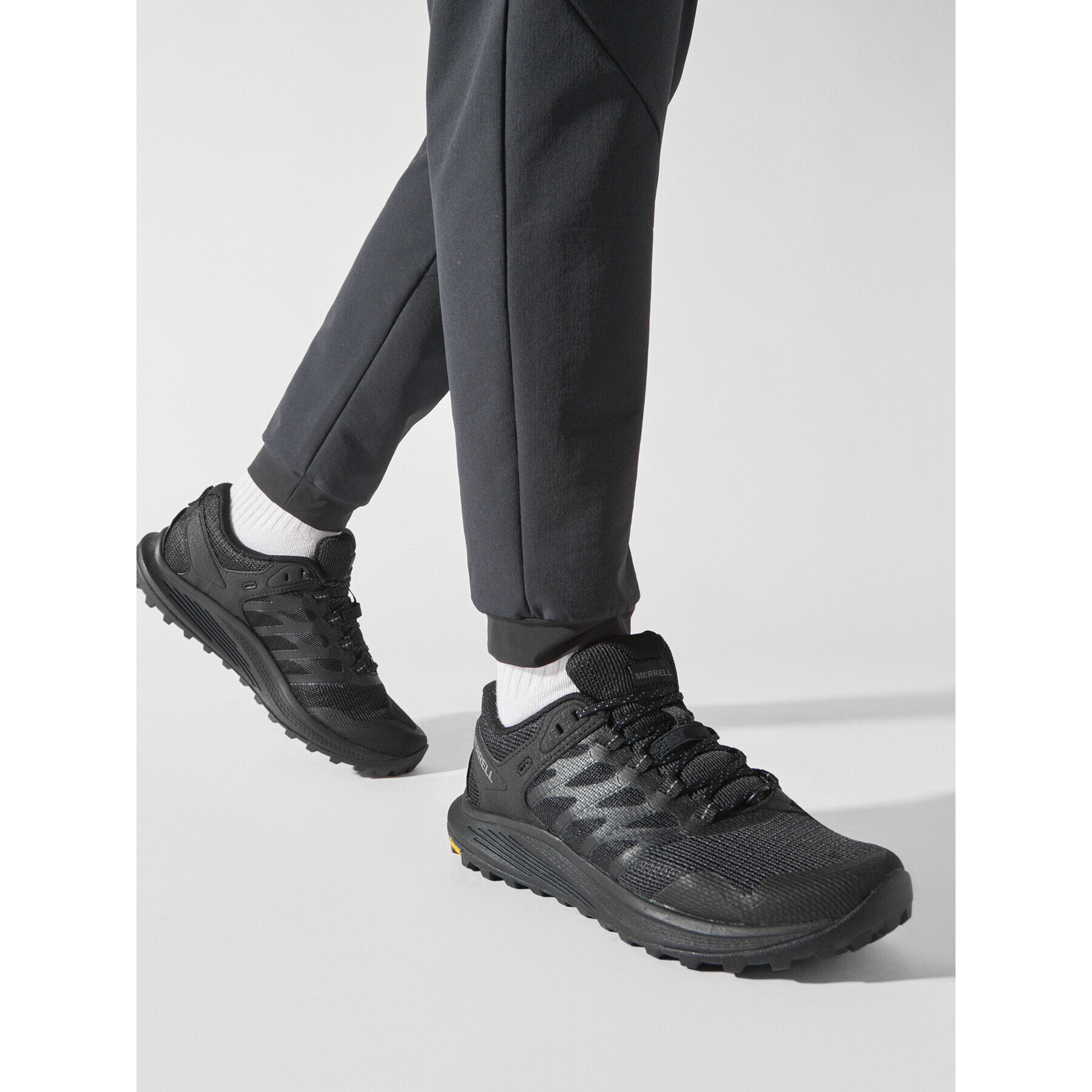 Merrell Обувки Nova 3 J067599 Черен - Pepit.bg