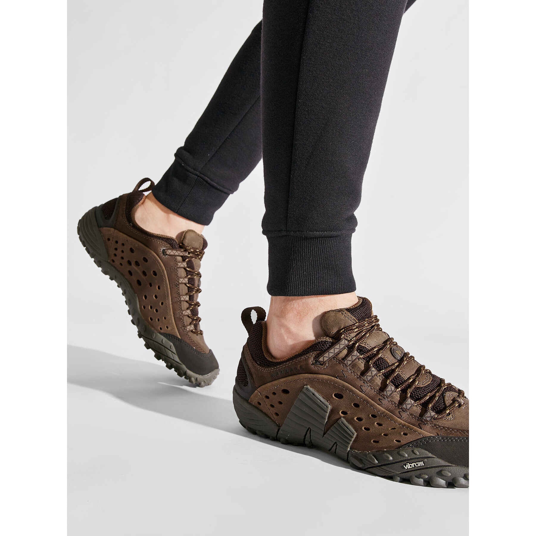 Merrell Туристически Intercept J598673 Кафяв - Pepit.bg