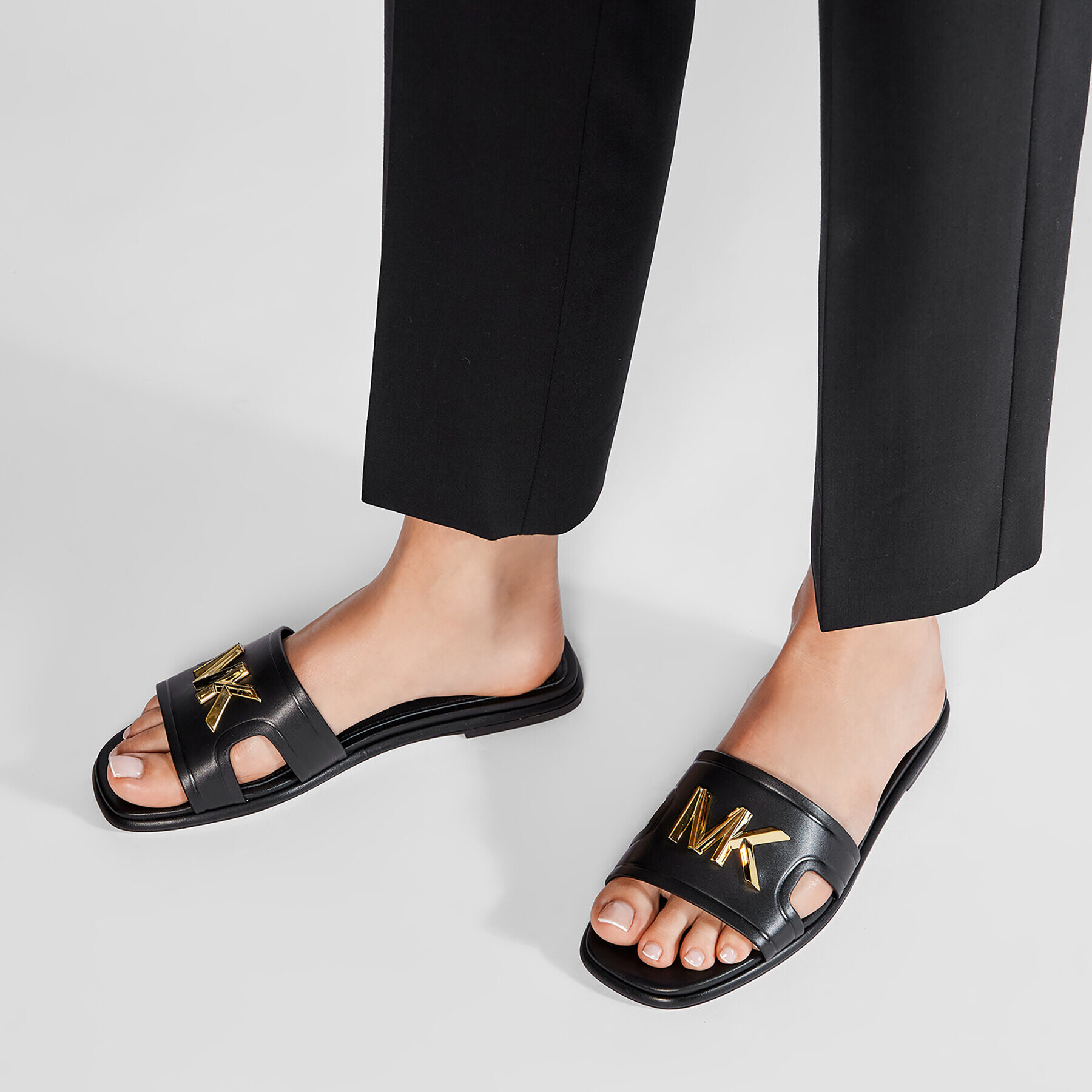 MICHAEL Michael Kors Чехли Kippy Slide 40S0KPFP1L Черен - Pepit.bg