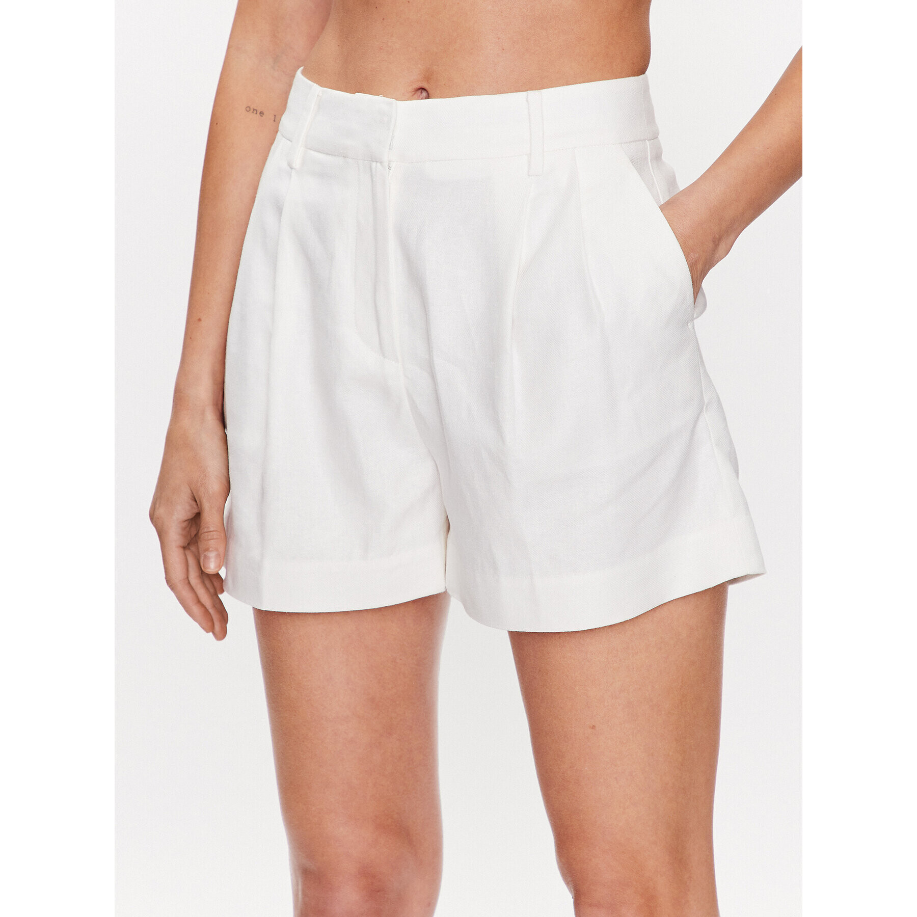 MICHAEL Michael Kors Шорти от плат MS330129BA Бял Regular Fit - Pepit.bg