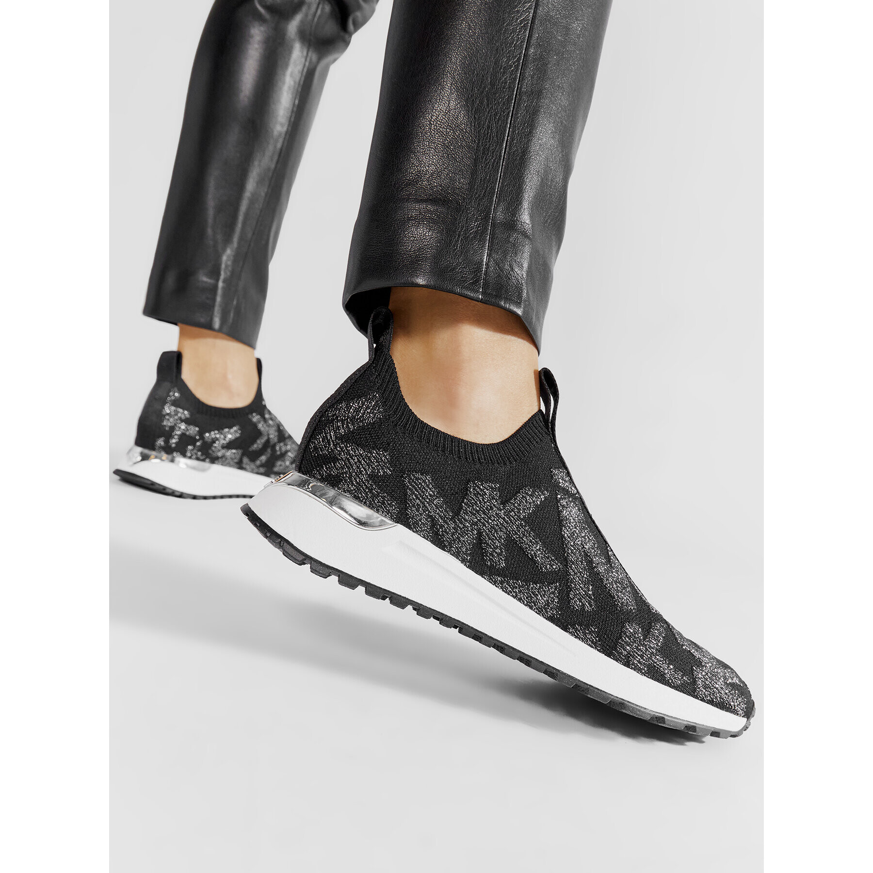 MICHAEL Michael Kors Сникърси Bodie Slip On 43R2BDFS4D Черен - Pepit.bg