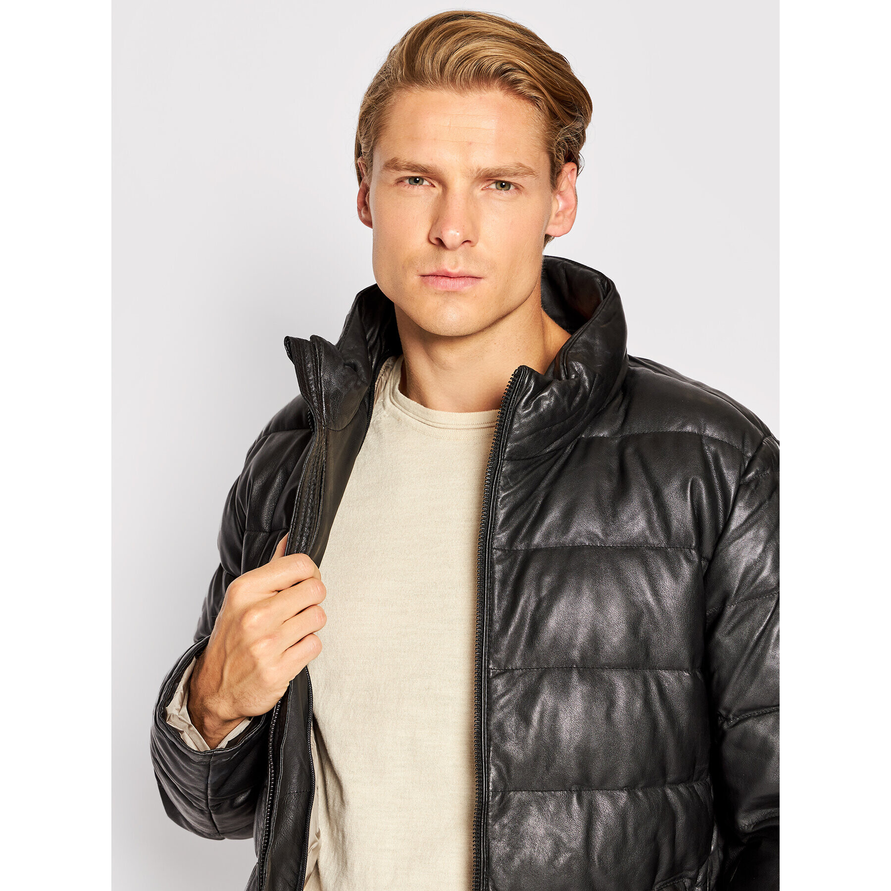 Milestone Пухено яке Claudio 231019 60150 Черен Regular Fit - Pepit.bg