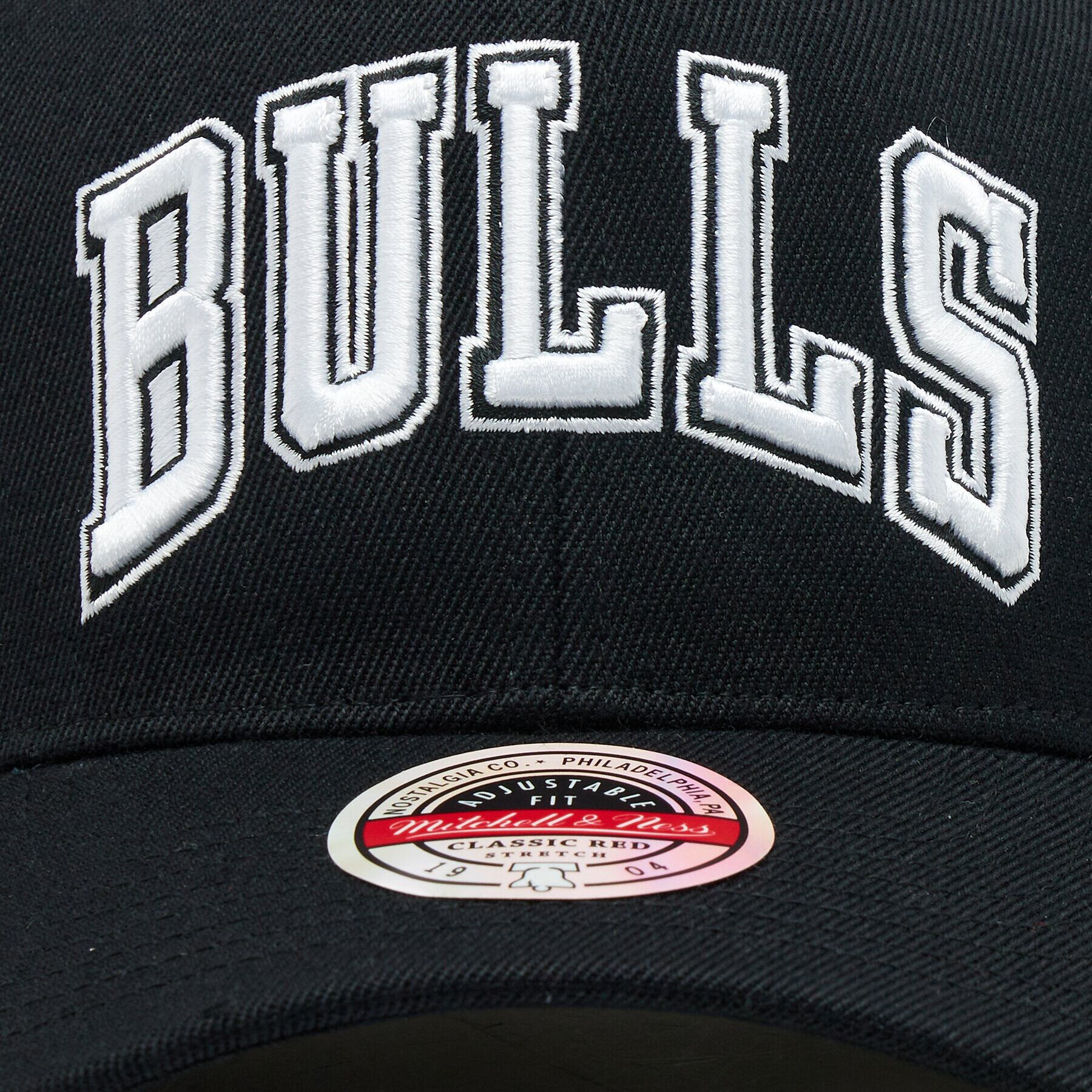 Mitchell & Ness Шапка с козирка Chicago Bulls 6HSSFH21HW009 Черен - Pepit.bg