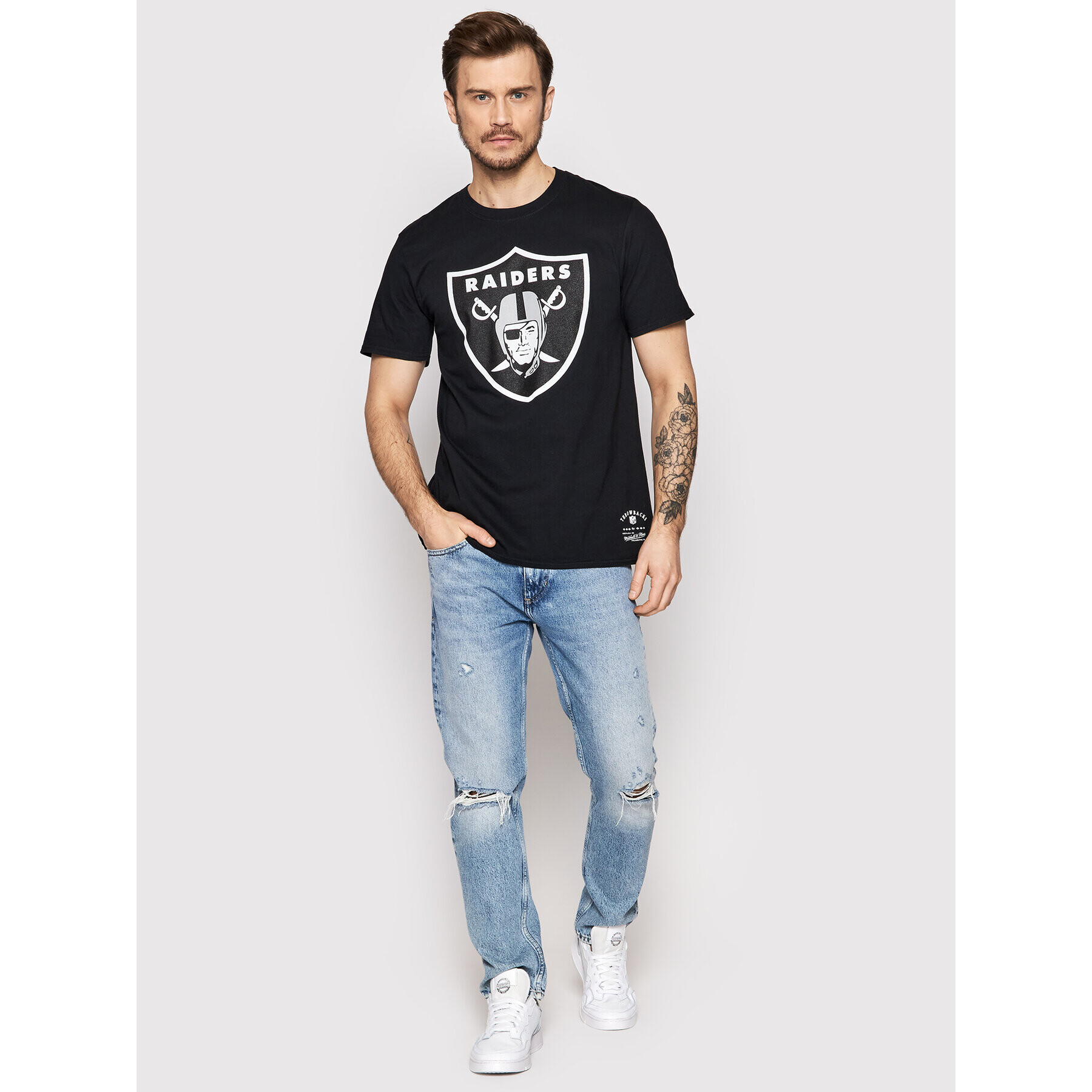 Mitchell & Ness Тишърт TCRWINTL113 Черен Regular Fit - Pepit.bg