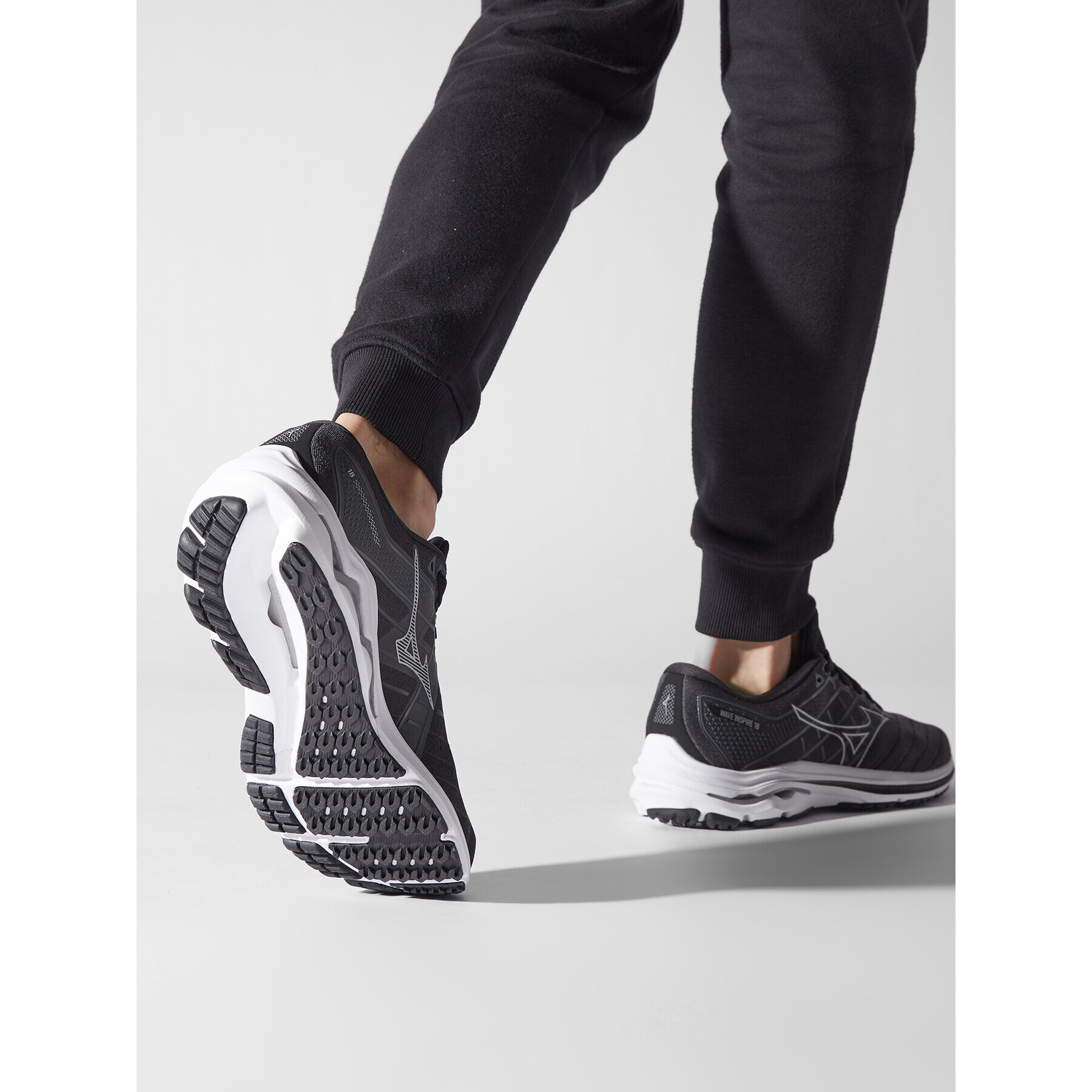 Mizuno Обувки Wave Inspire 18 J1GC224404 Черен - Pepit.bg