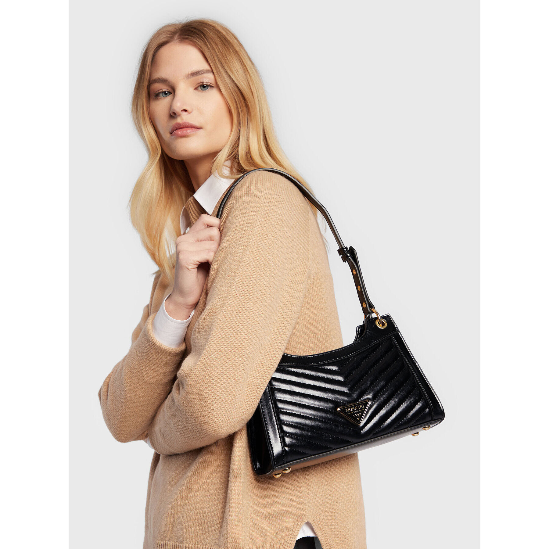 Monnari Дамска чанта BAG0430-020 Черен - Pepit.bg
