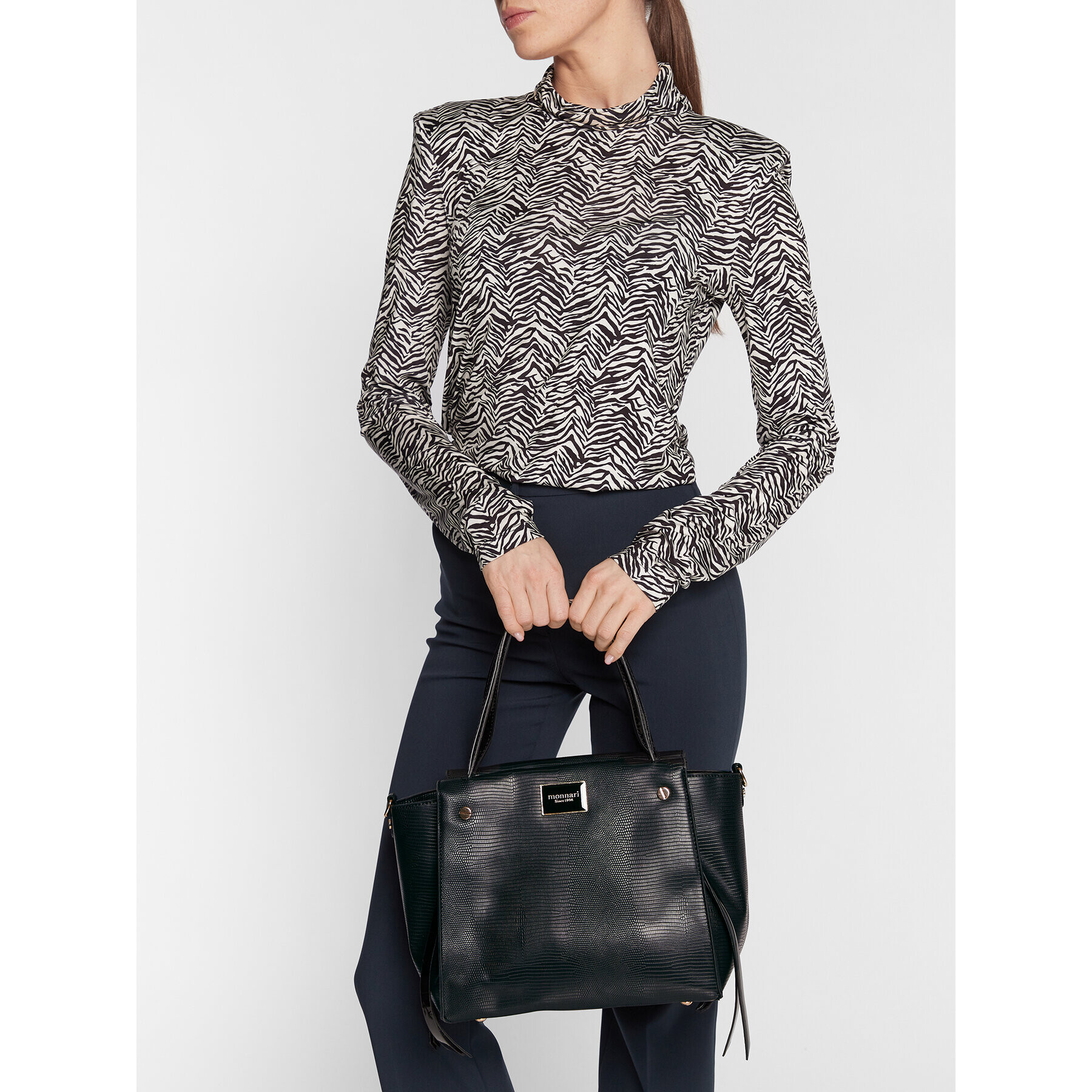 Monnari Дамска чанта BAG0590-M20 Черен - Pepit.bg