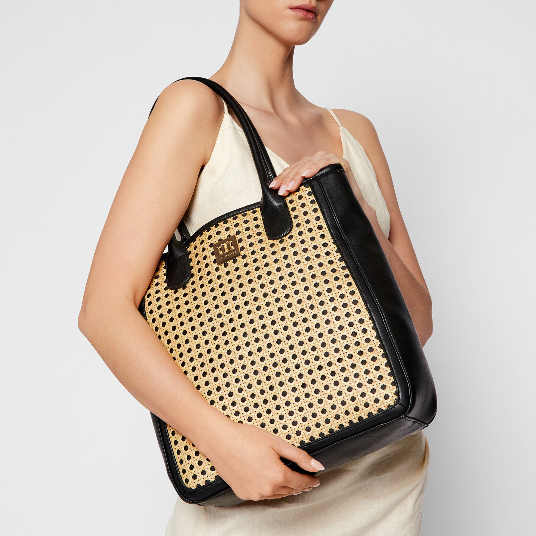 Monnari Дамска чанта BAG1060-020 Черен - Pepit.bg