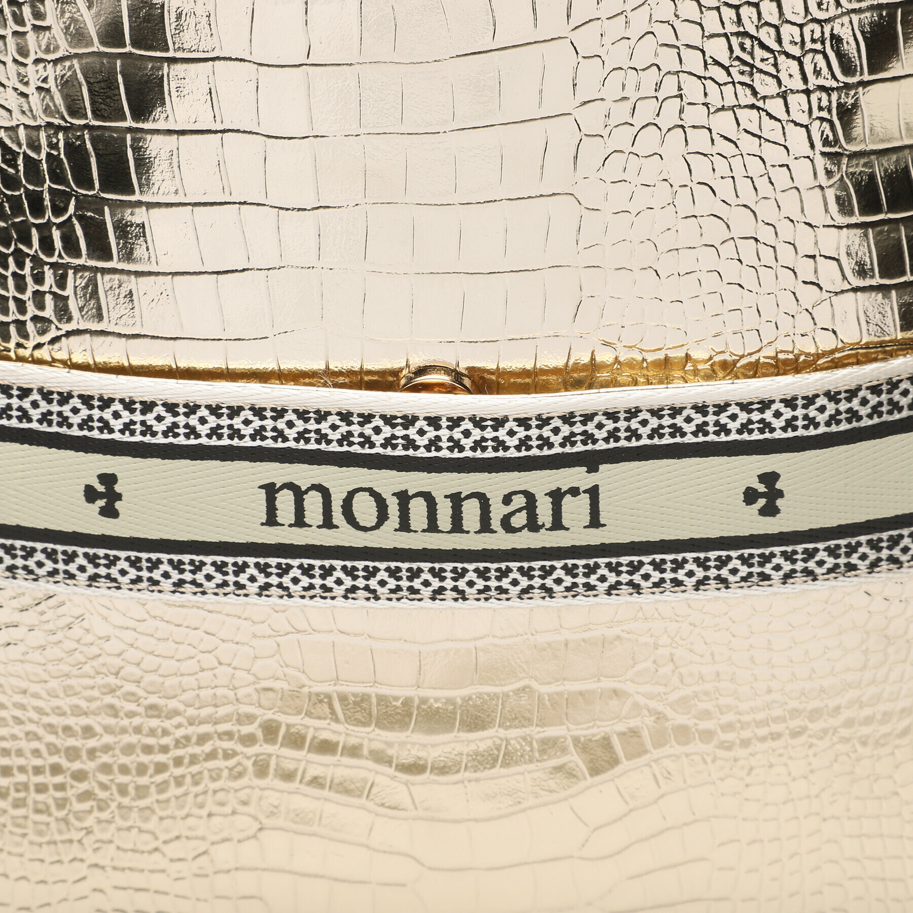 Monnari Дамска чанта BAG1820-M23 Златист - Pepit.bg