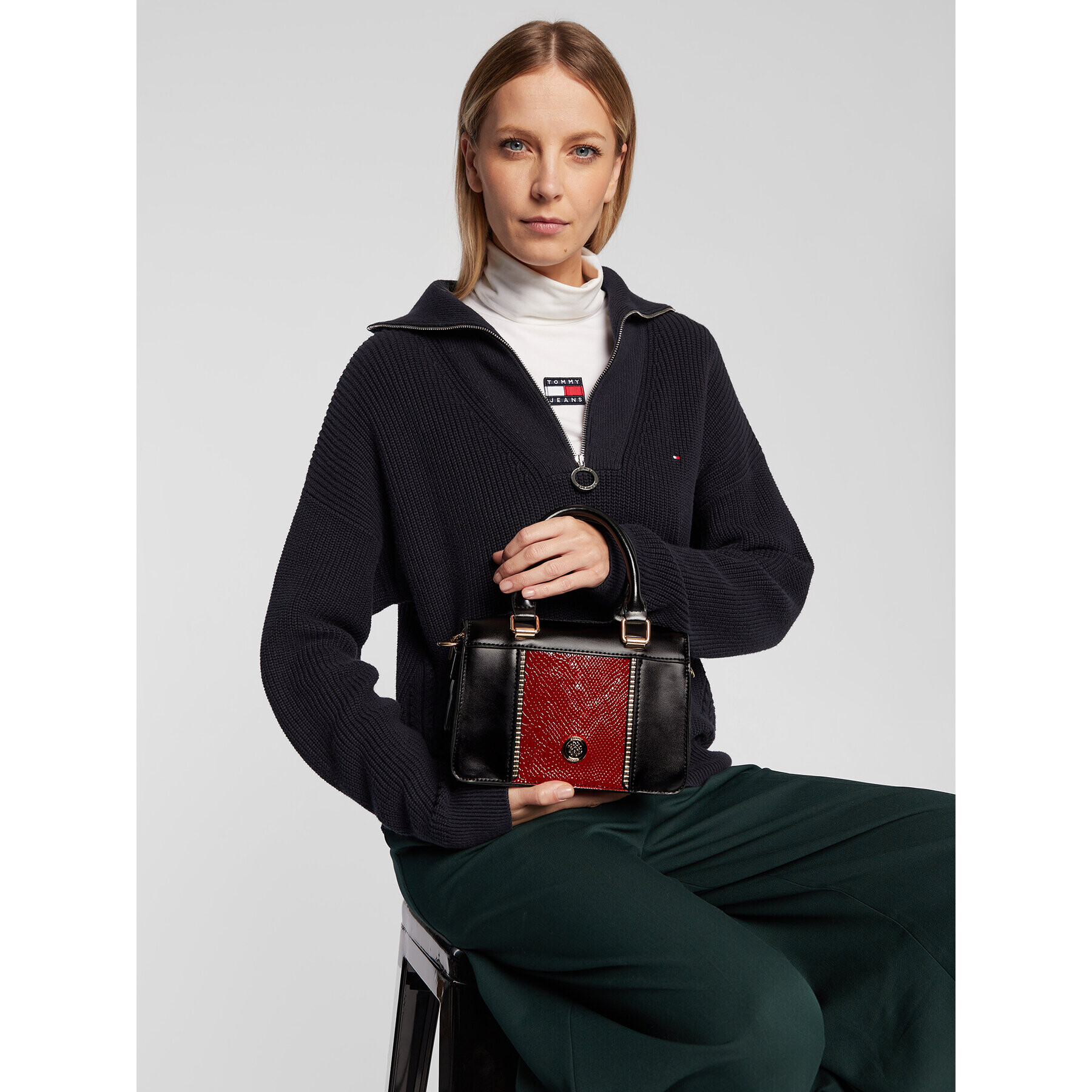 Monnari Дамска чанта BAG2440-M20 Черен - Pepit.bg