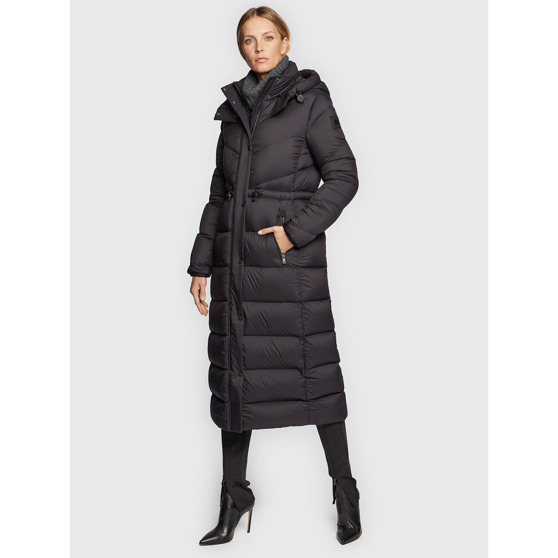 Moose Knuckles Пухено яке Belle M32LP240 Черен Slim Fit - Pepit.bg