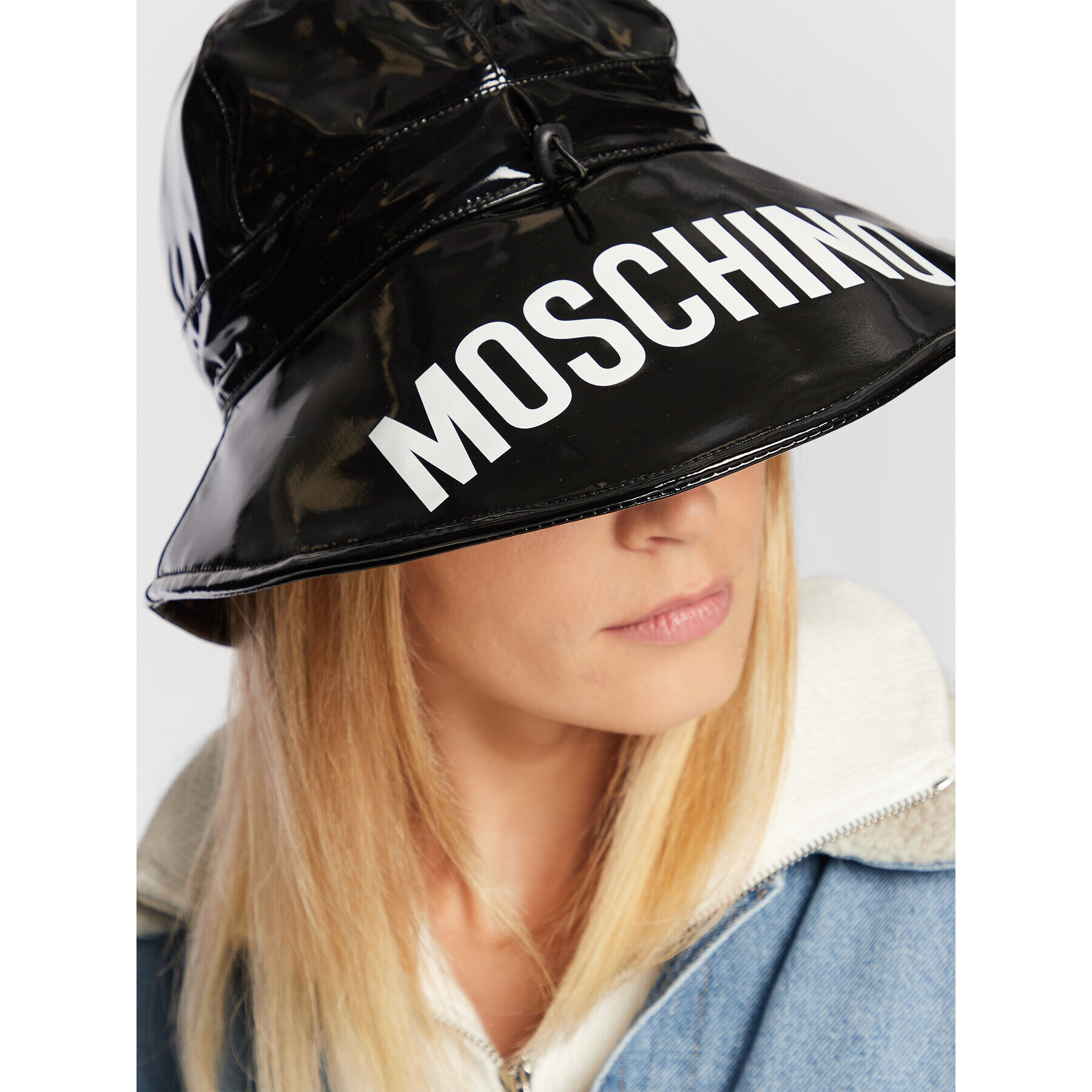 MOSCHINO Капела Bucket 65350 M2811 Черен - Pepit.bg