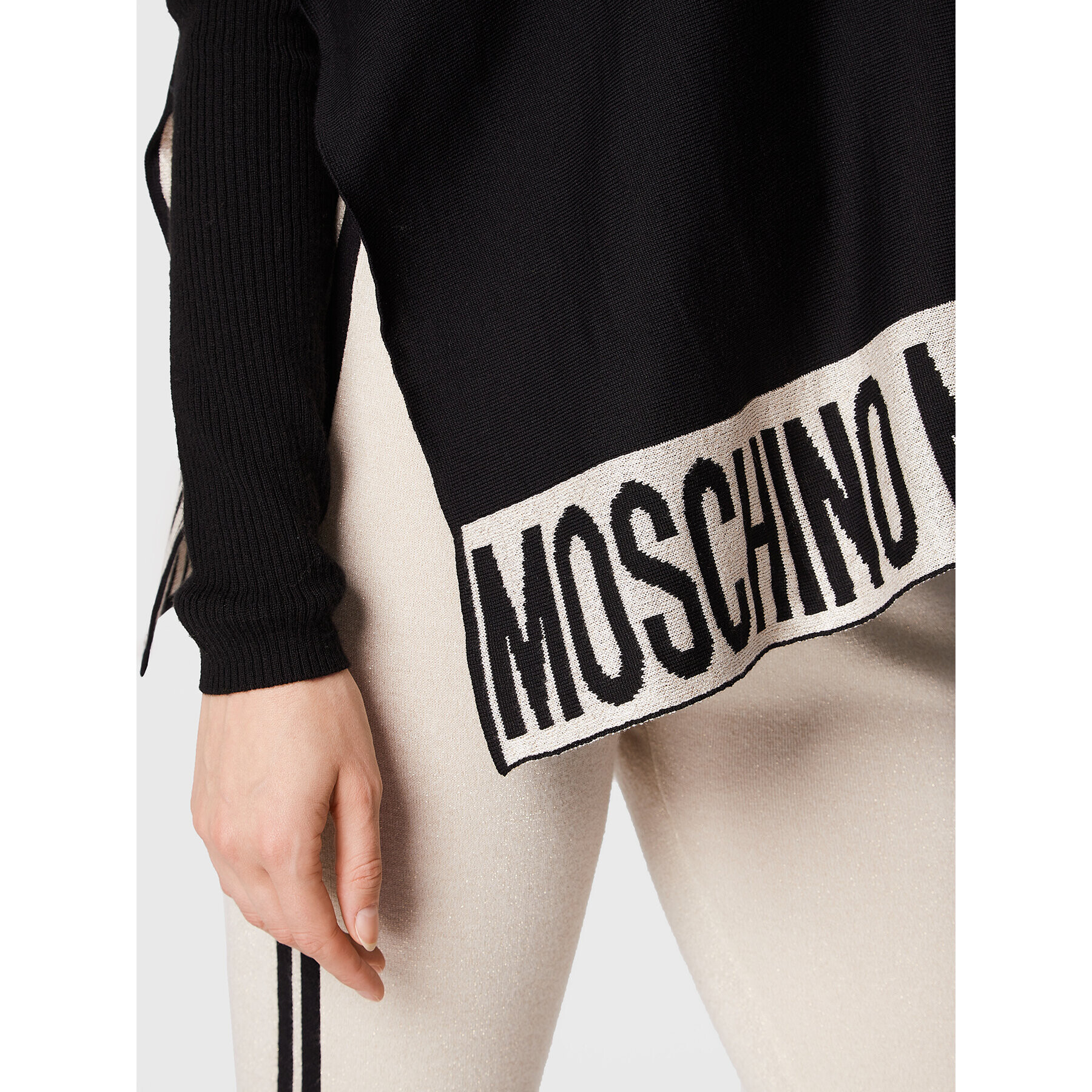 MOSCHINO Пончо 30667 0M2339 Черен Regular Fit - Pepit.bg