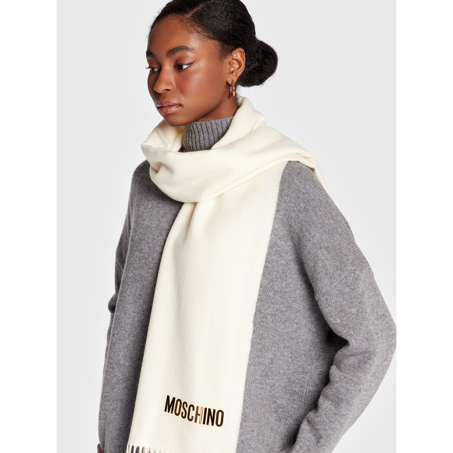 MOSCHINO Шал 3211 0M2780 Бежов - Pepit.bg