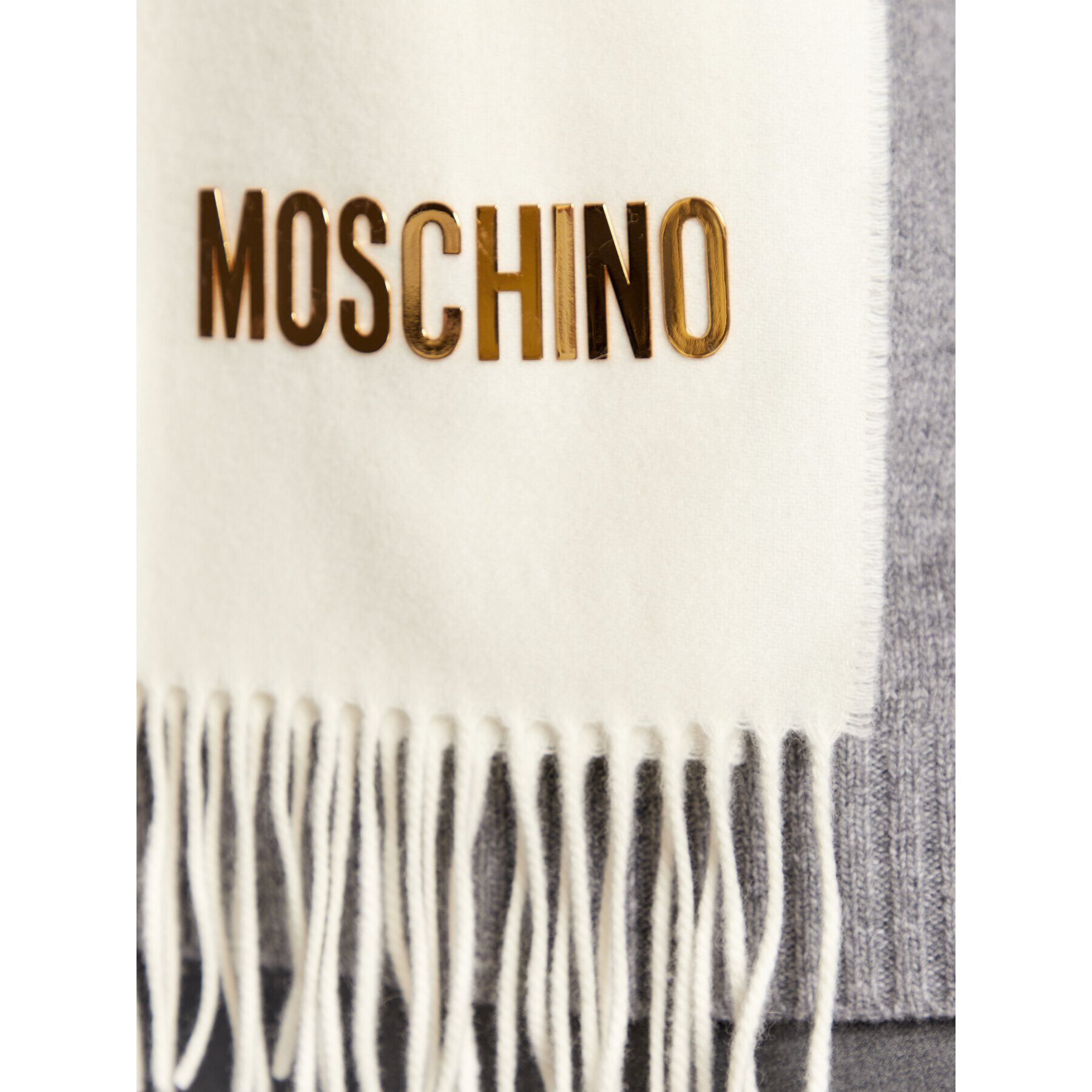 MOSCHINO Шал 3211 0M2780 Бежов - Pepit.bg