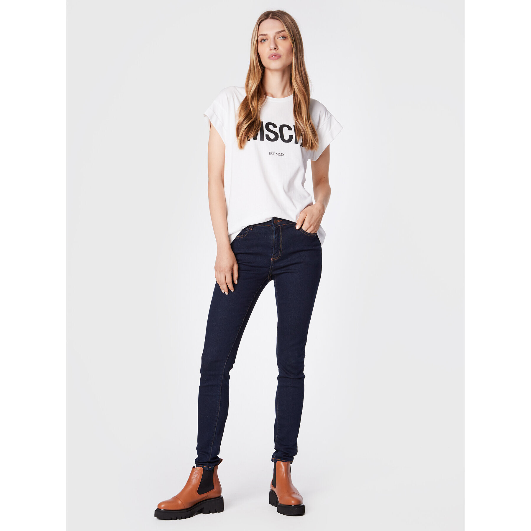 Moss Copenhagen Тишърт Alva 16708 Бял Boxy Fit - Pepit.bg