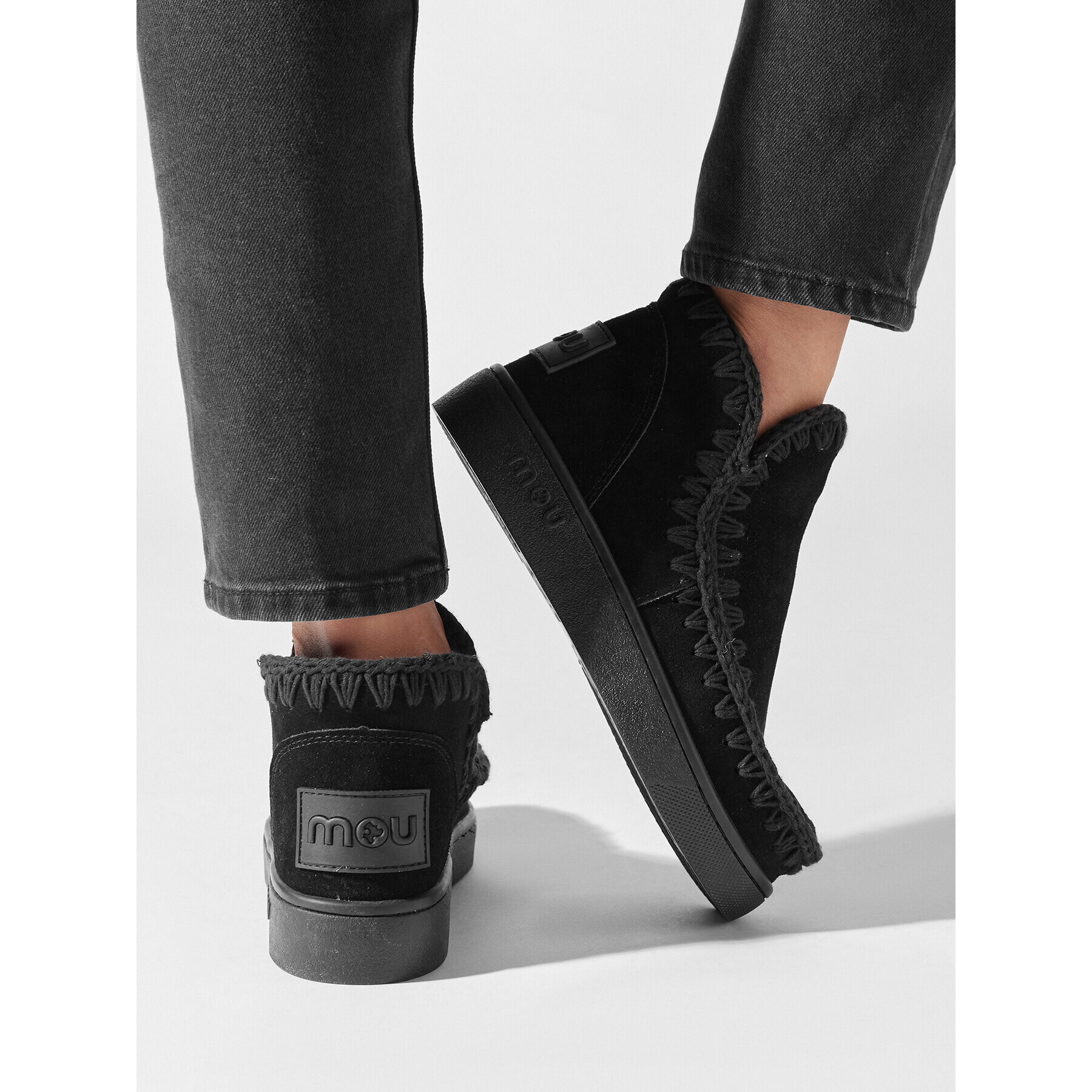 Mou Обувки Sneaker Monochrome SW211021O Черен - Pepit.bg