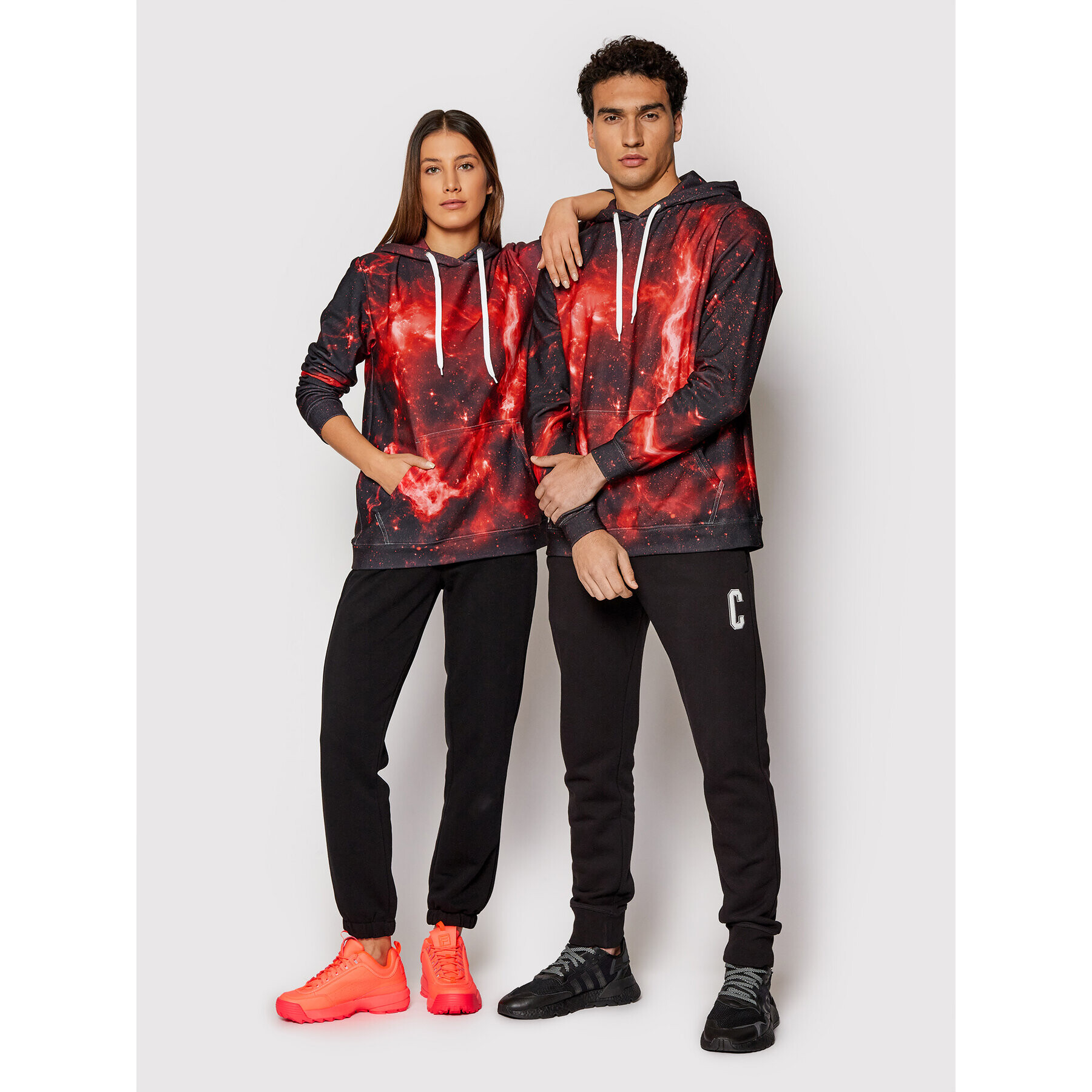 Mr. GUGU & Miss GO Суитшърт Unisex Hot Space Черен Regular Fit - Pepit.bg