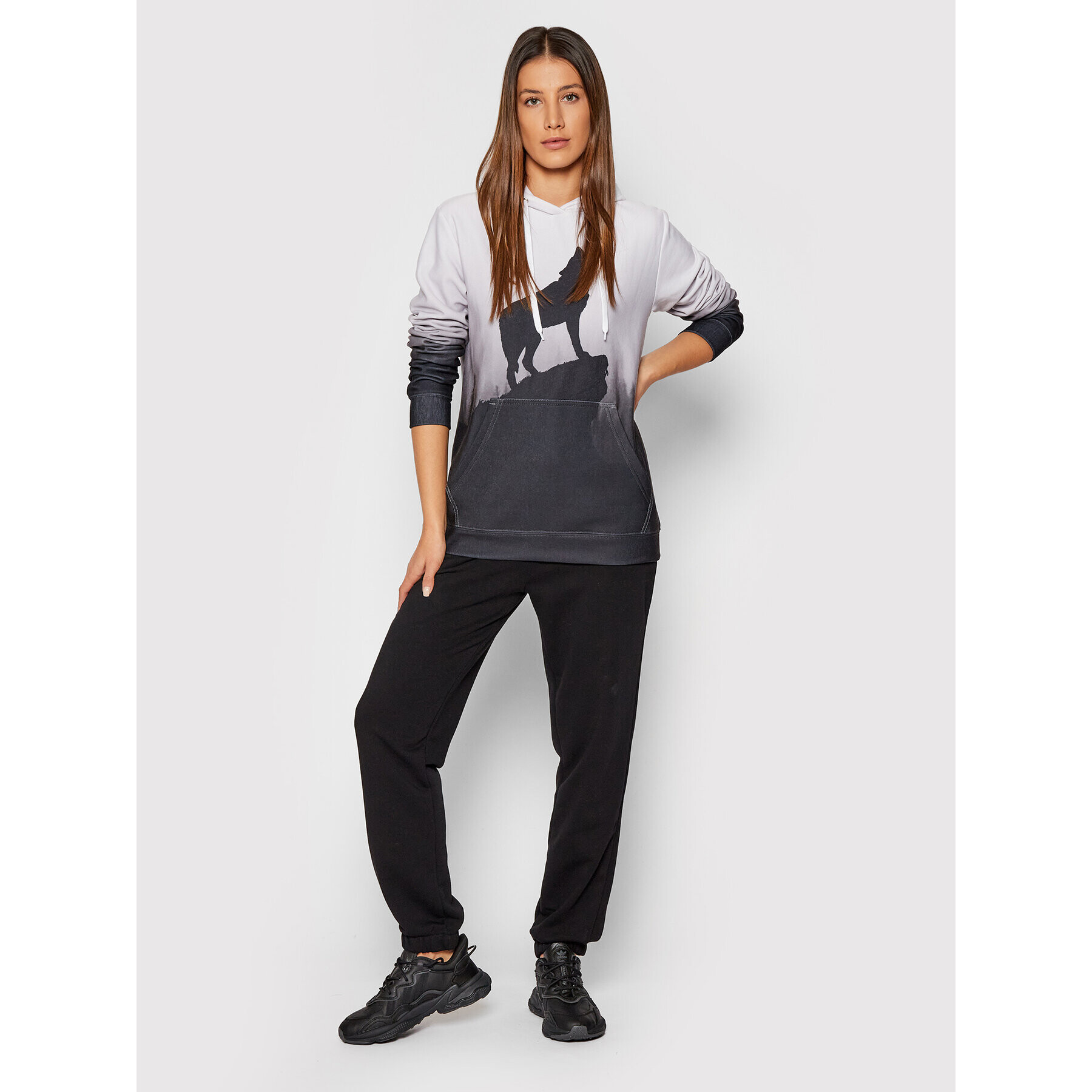 Mr. GUGU & Miss GO Суитшърт Unisex Shadow Of Wolf Сив Regular Fit - Pepit.bg