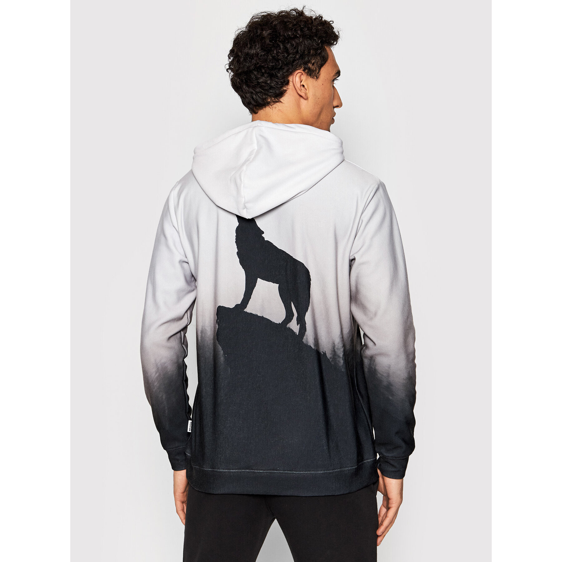 Mr. GUGU & Miss GO Суитшърт Unisex Shadow Of Wolf Сив Regular Fit - Pepit.bg