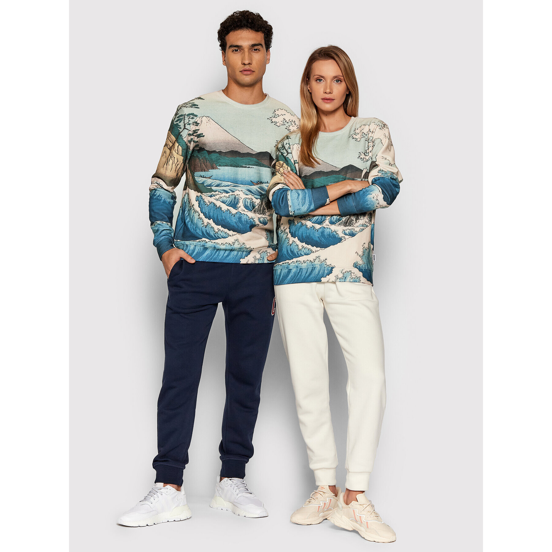 Mr. GUGU & Miss GO Суитшърт Unisex The Sea Of Satta Цветен Regular Fit - Pepit.bg