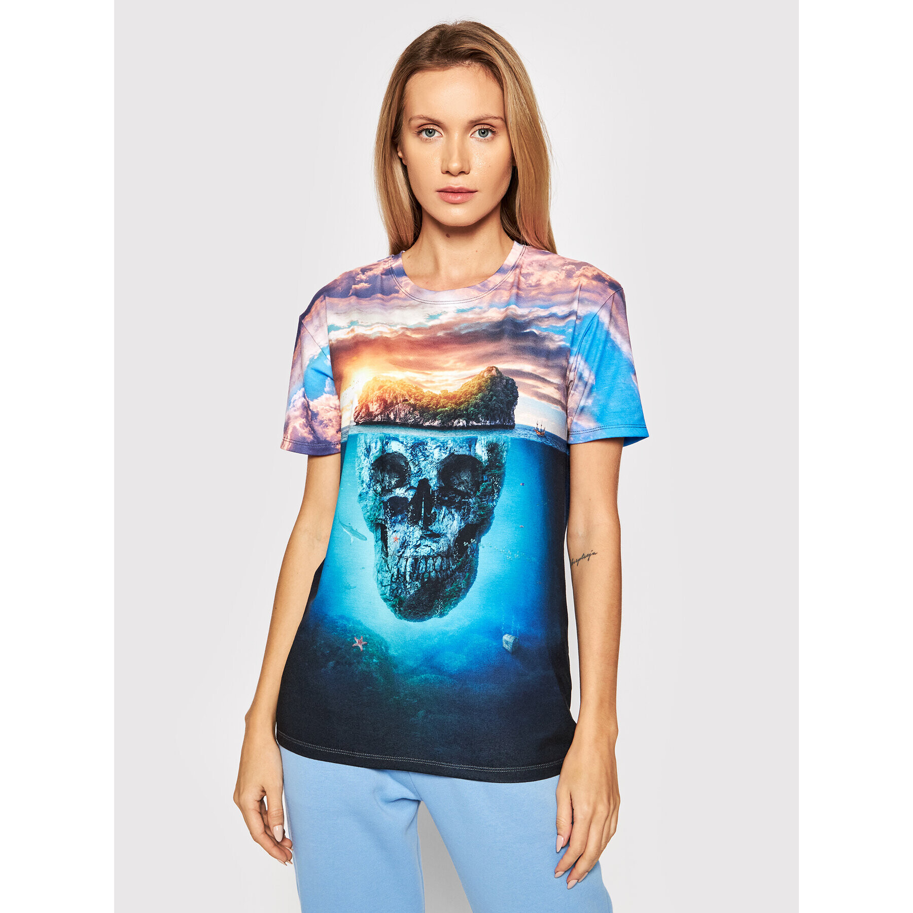 Mr. GUGU & Miss GO Тишърт Unisex Skull Island Цветен Regular Fit - Pepit.bg