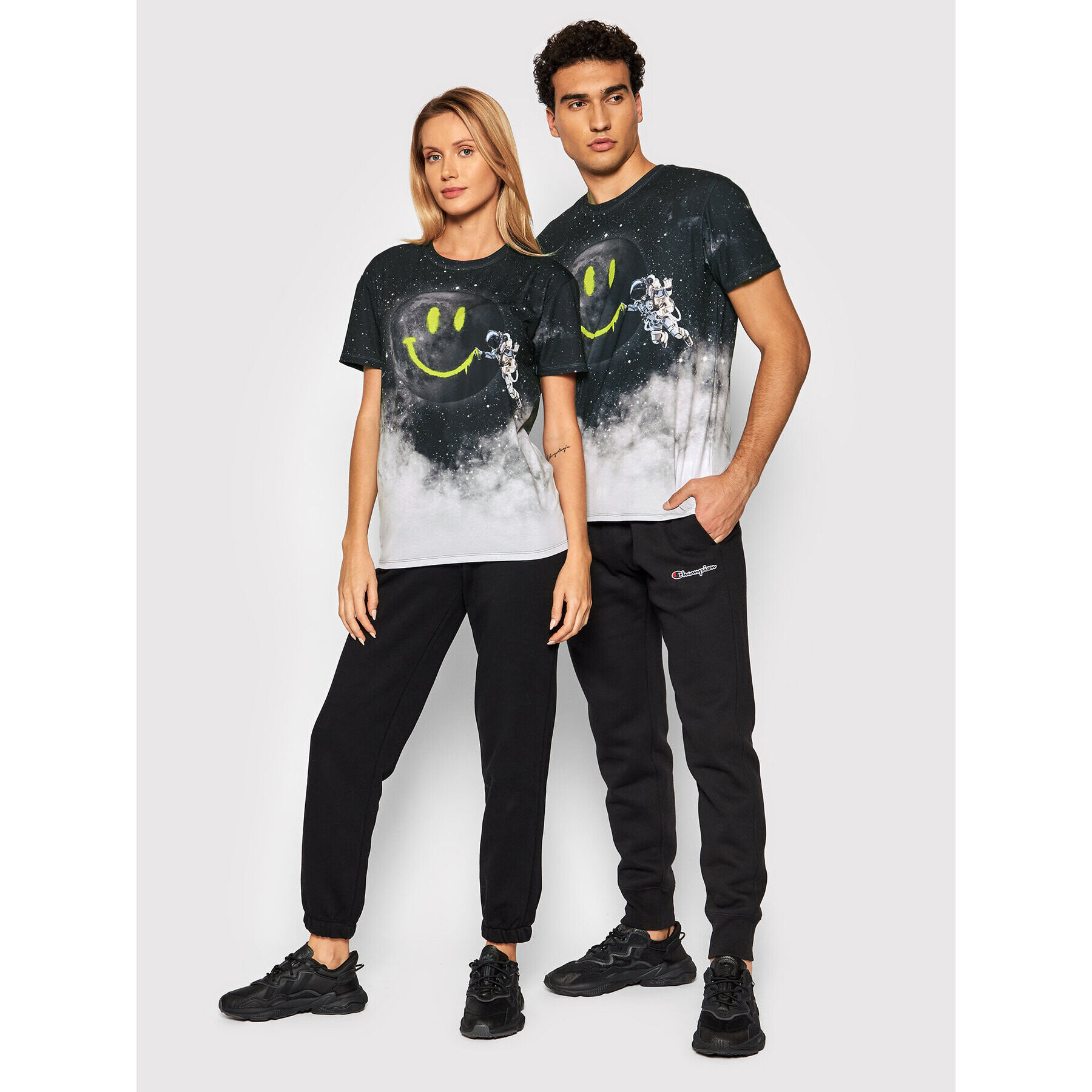 Mr. GUGU & Miss GO Тишърт Unisex Space Smile Сив Regular Fit - Pepit.bg