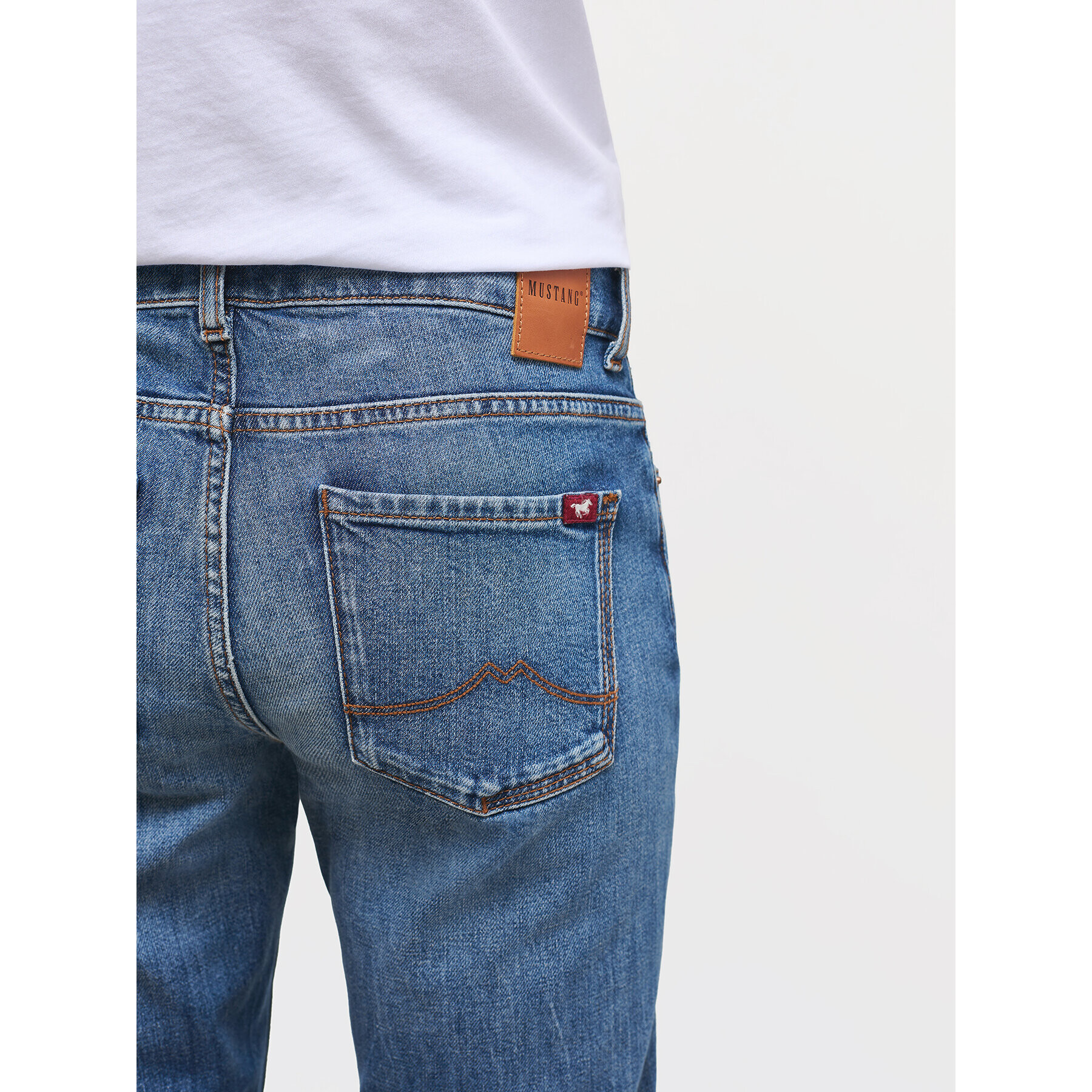 Mustang Дънки Crosby 1013594 Син Straight Fit - Pepit.bg