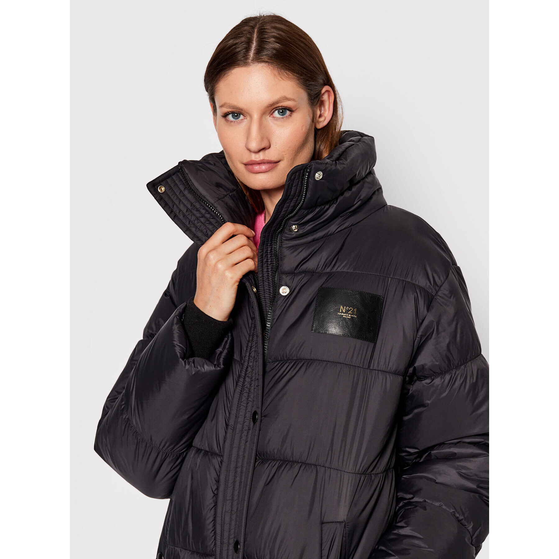 N°21 Пухено яке 22I N2M0 O111 5004 Черен Regular Fit - Pepit.bg