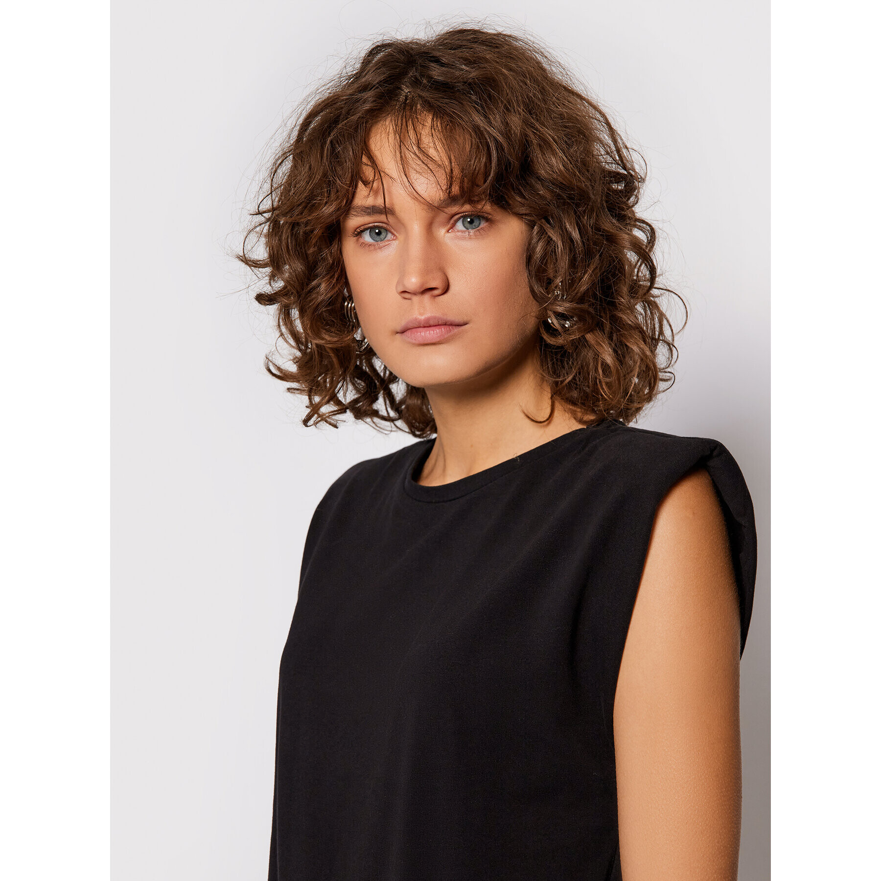 NA-KD Блуза Padded Shoulder 1100-004247-0002-003 Черен Regular Fit - Pepit.bg