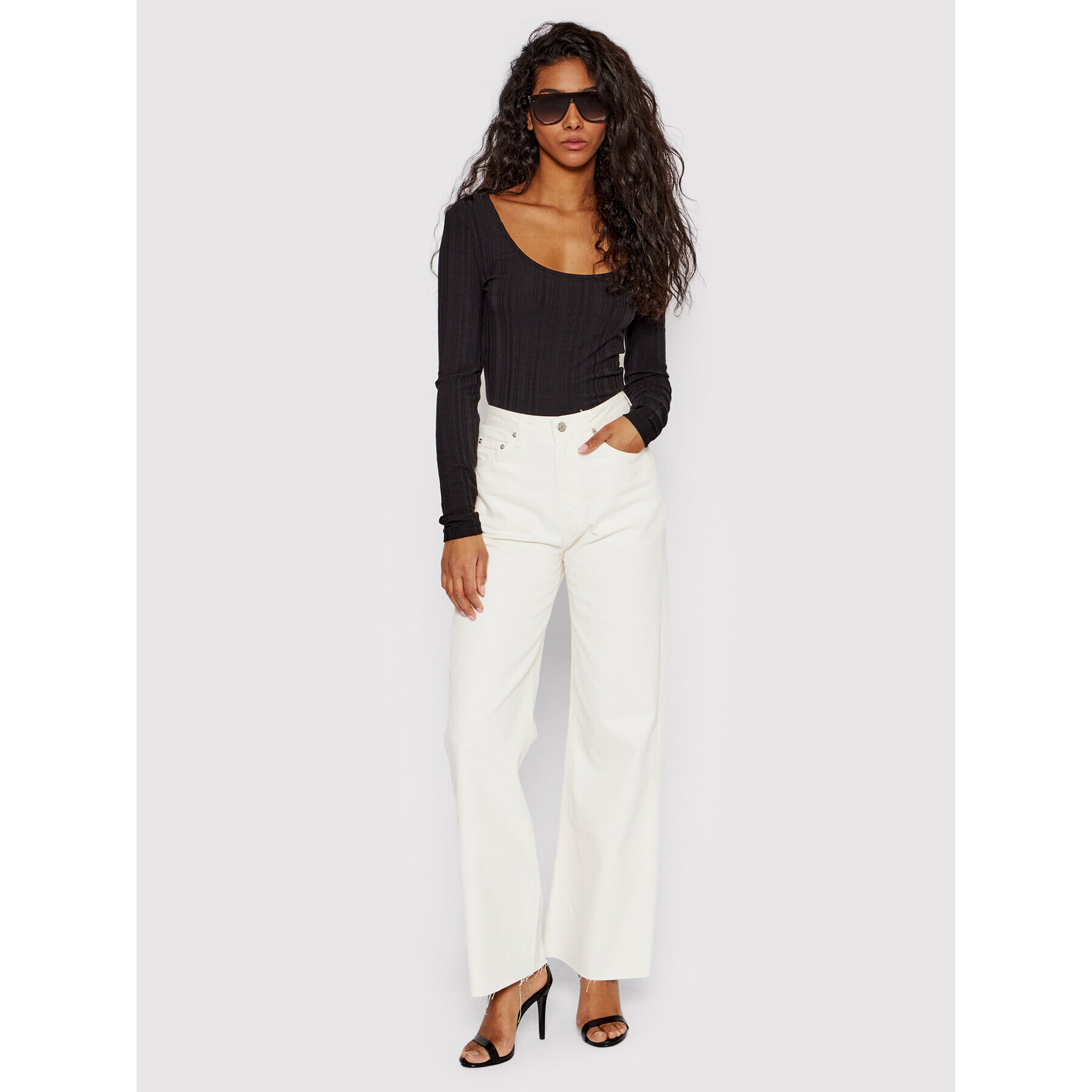 NA-KD Дънки Raw Hem 1100-005321-0244-581 Бял Regular Fit - Pepit.bg