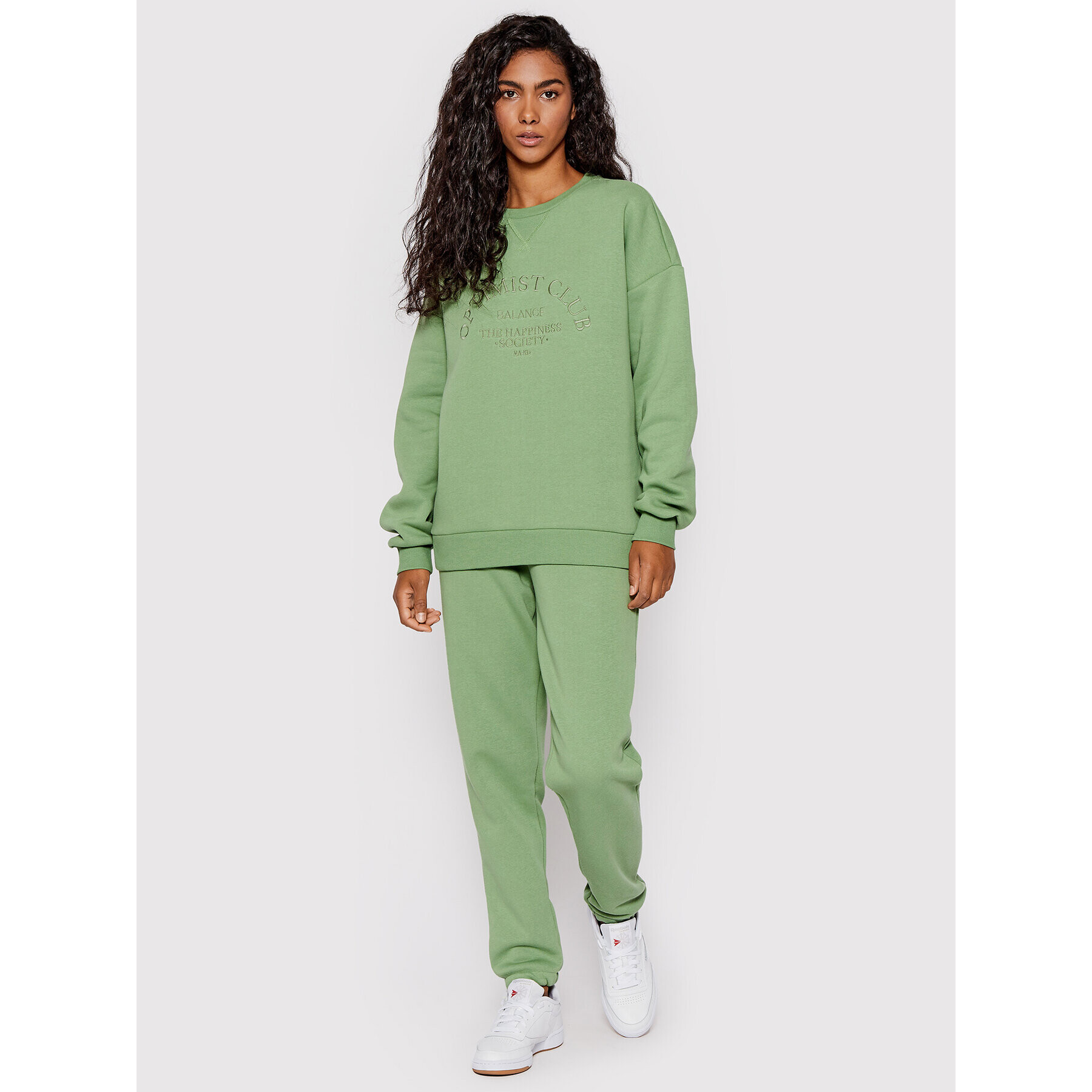 NA-KD Долнище анцуг Optimist 1100-006242-5310-003 Зелен Relaxed Fit - Pepit.bg