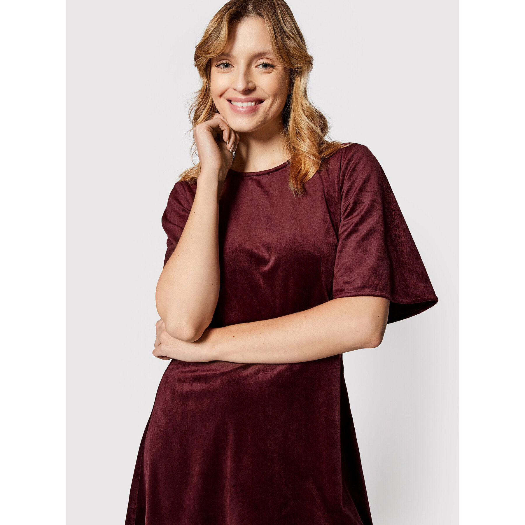 NA-KD Ежедневна рокля Velvet 1100-004520-0212-581 Бордо Regular Fit - Pepit.bg