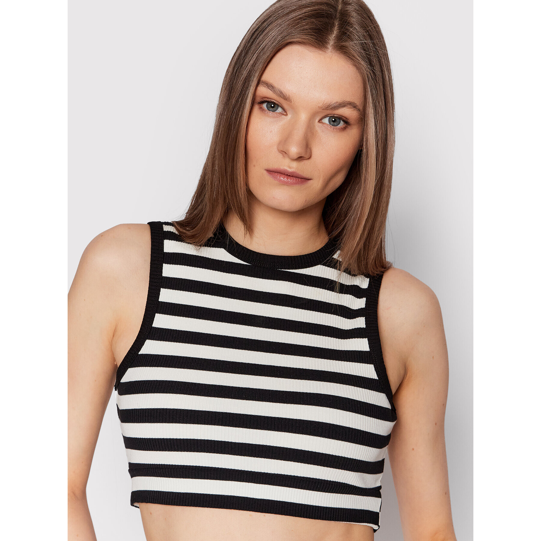 NA-KD топ 1100-005729-0041-003 Черен Slim Fit - Pepit.bg