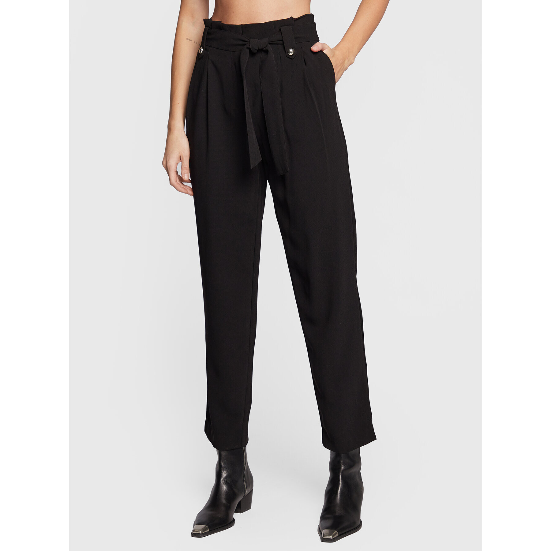 NAF NAF Текстилни панталони Eboucle THNP60 Черен Relaxed Fit - Pepit.bg