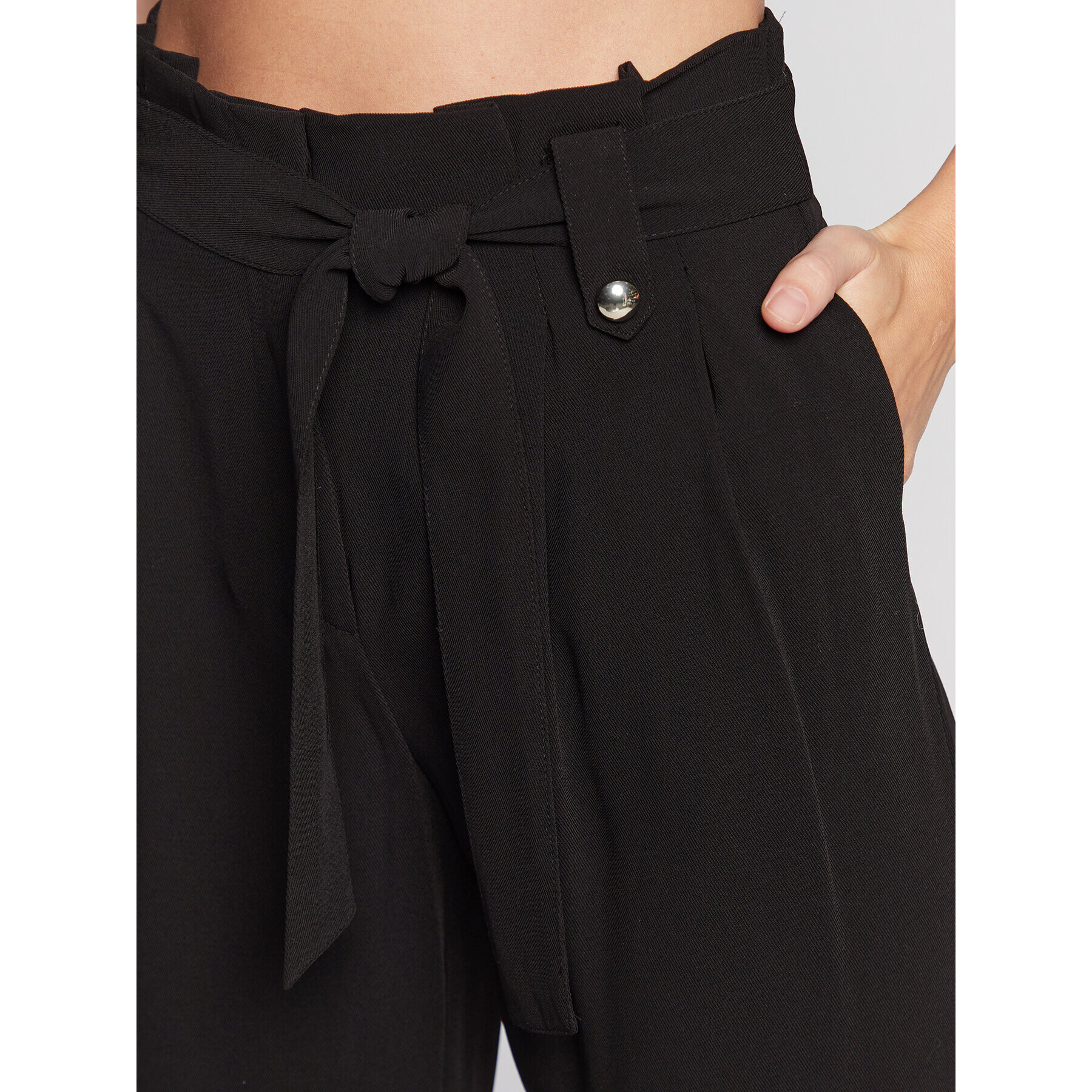 NAF NAF Текстилни панталони Eboucle THNP60 Черен Relaxed Fit - Pepit.bg