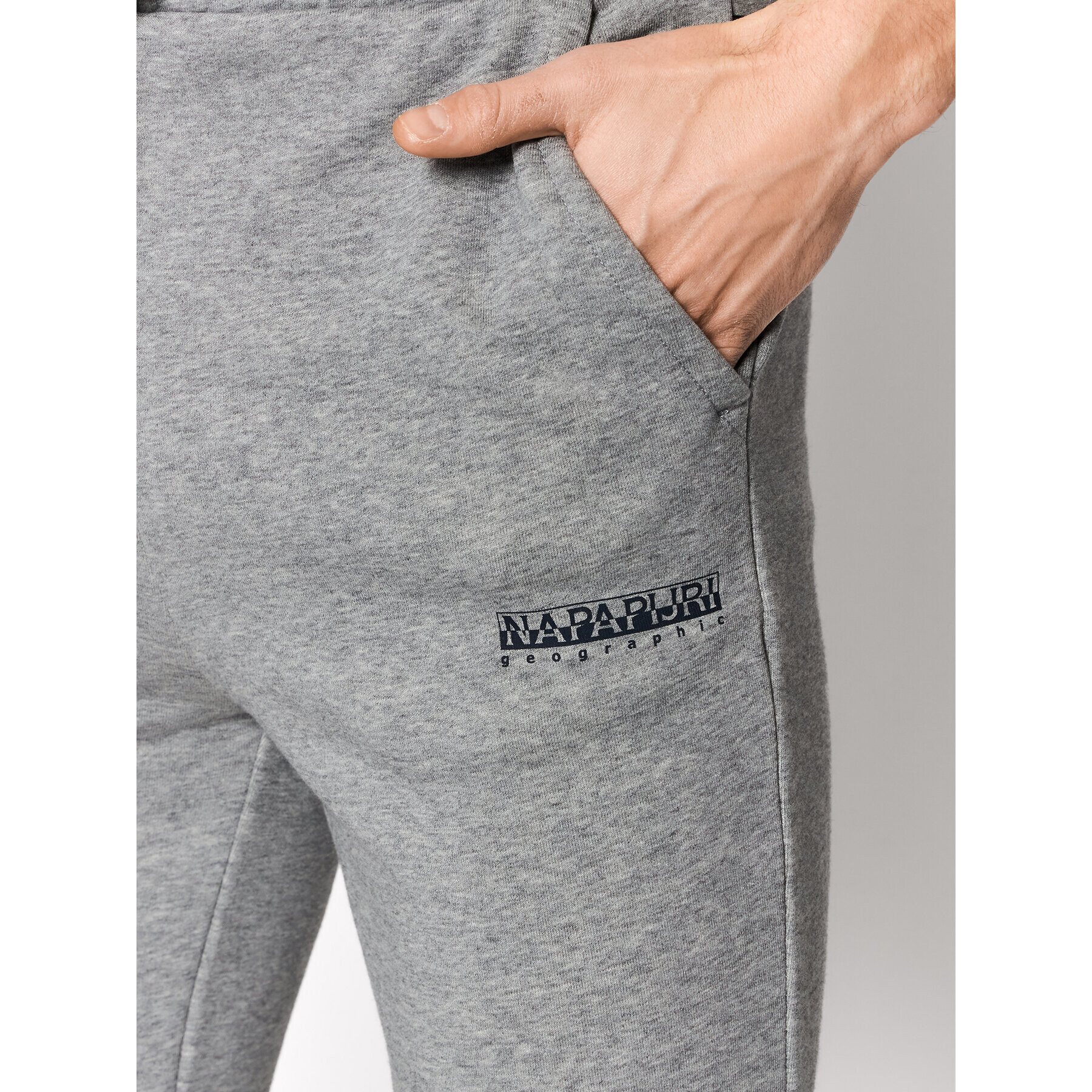 Napapijri Долнище анцуг M-Box 1 NP0A4GBL Сив Regular Fit - Pepit.bg