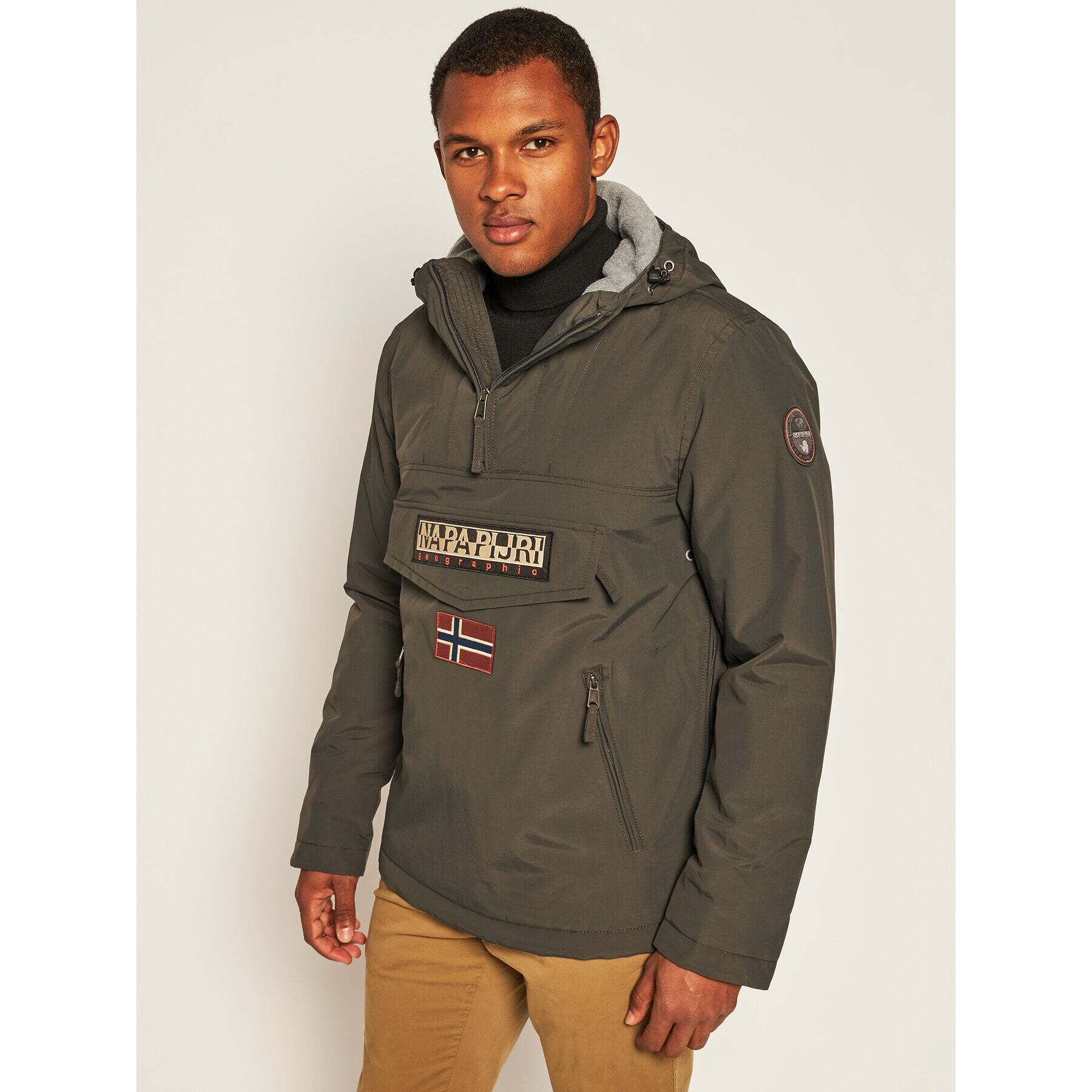 Napapijri Анорак Rainforest Pocket 1 NP0A4EGY Сив Regular Fit - Pepit.bg