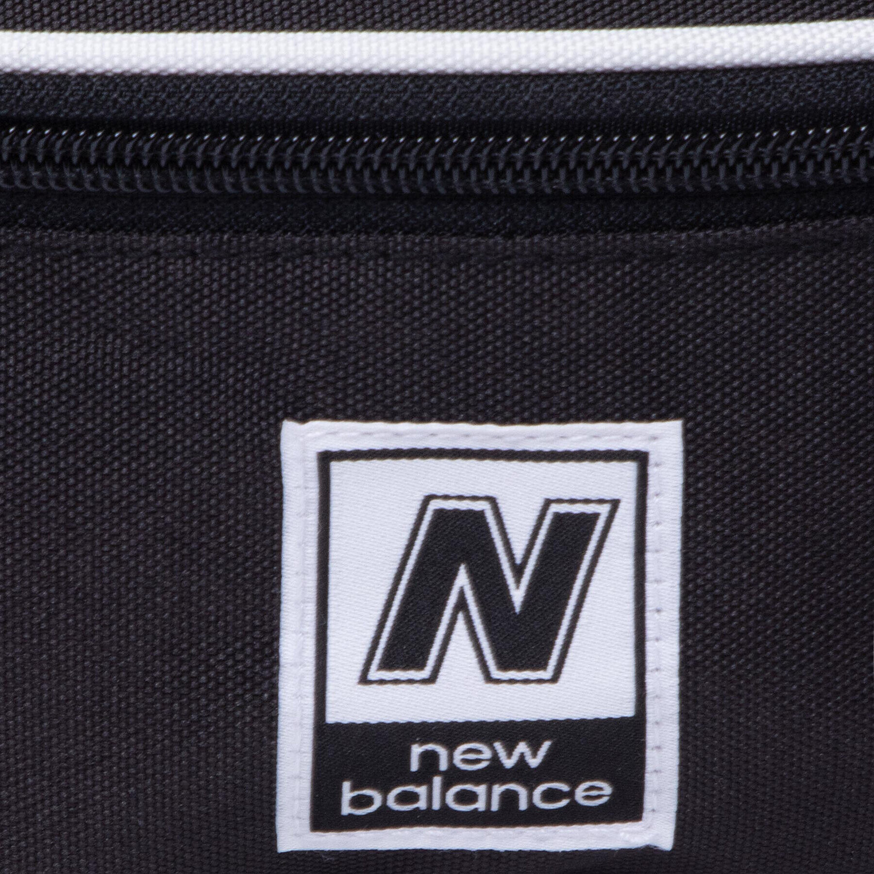 New Balance Чанта за кръст LAB93009BK Черен - Pepit.bg