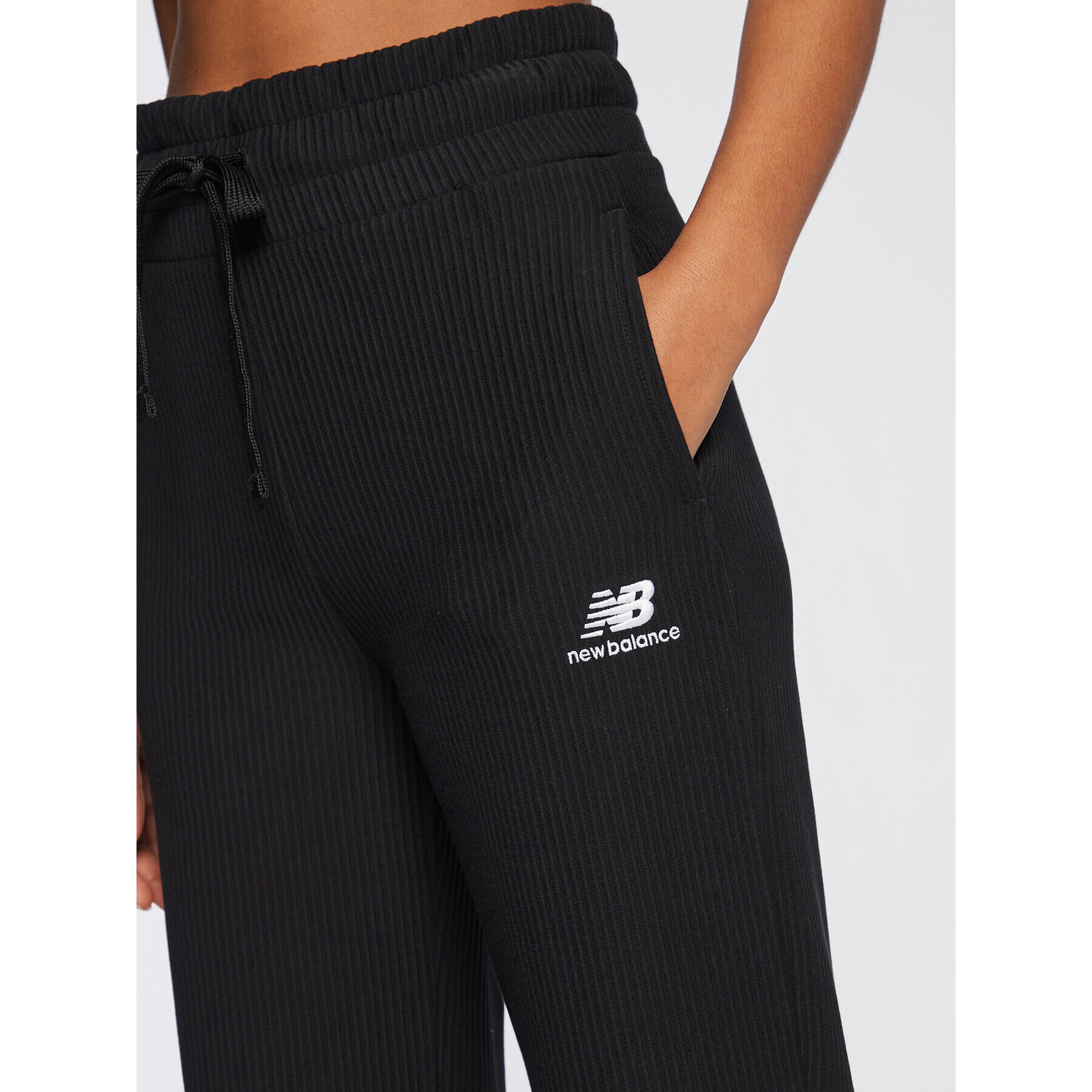 New Balance Долнище анцуг Athletics WP23502 Черен Relaxed Fit - Pepit.bg