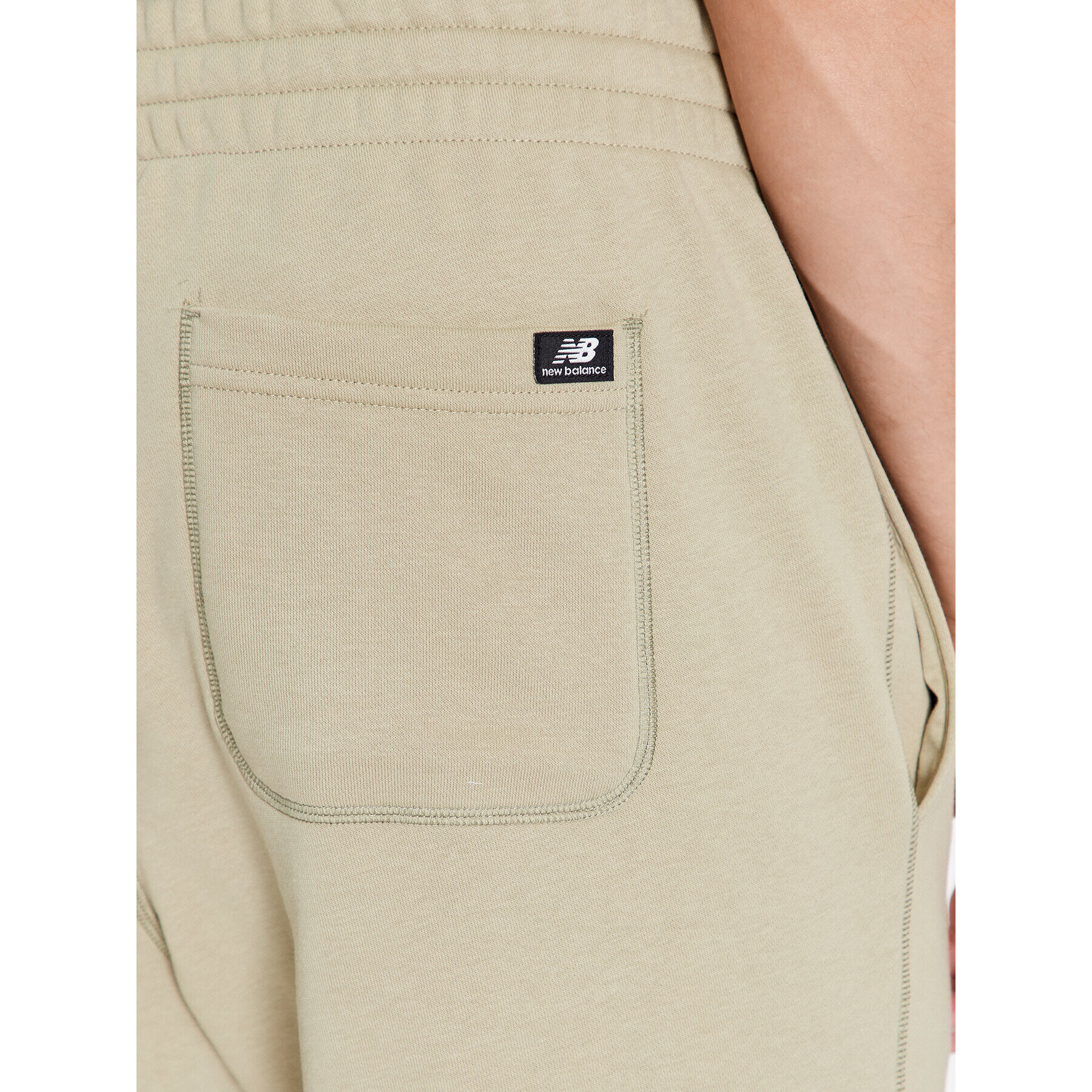 New Balance Долнище анцуг NB Essentials Sweatpant MP33509 Зелен Regular Fit - Pepit.bg