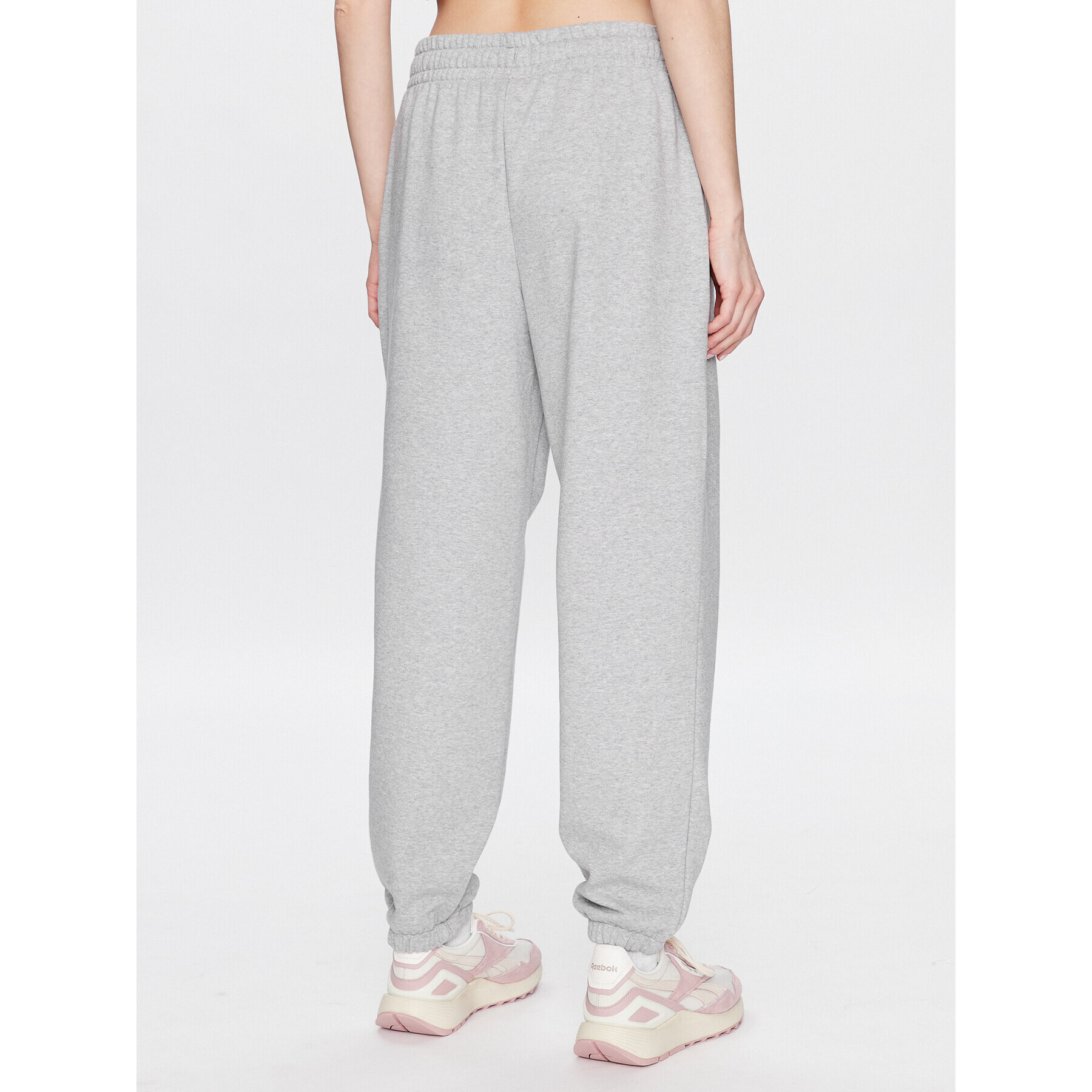 New Balance Долнище анцуг WP31530 Сив Relaxed Fit - Pepit.bg